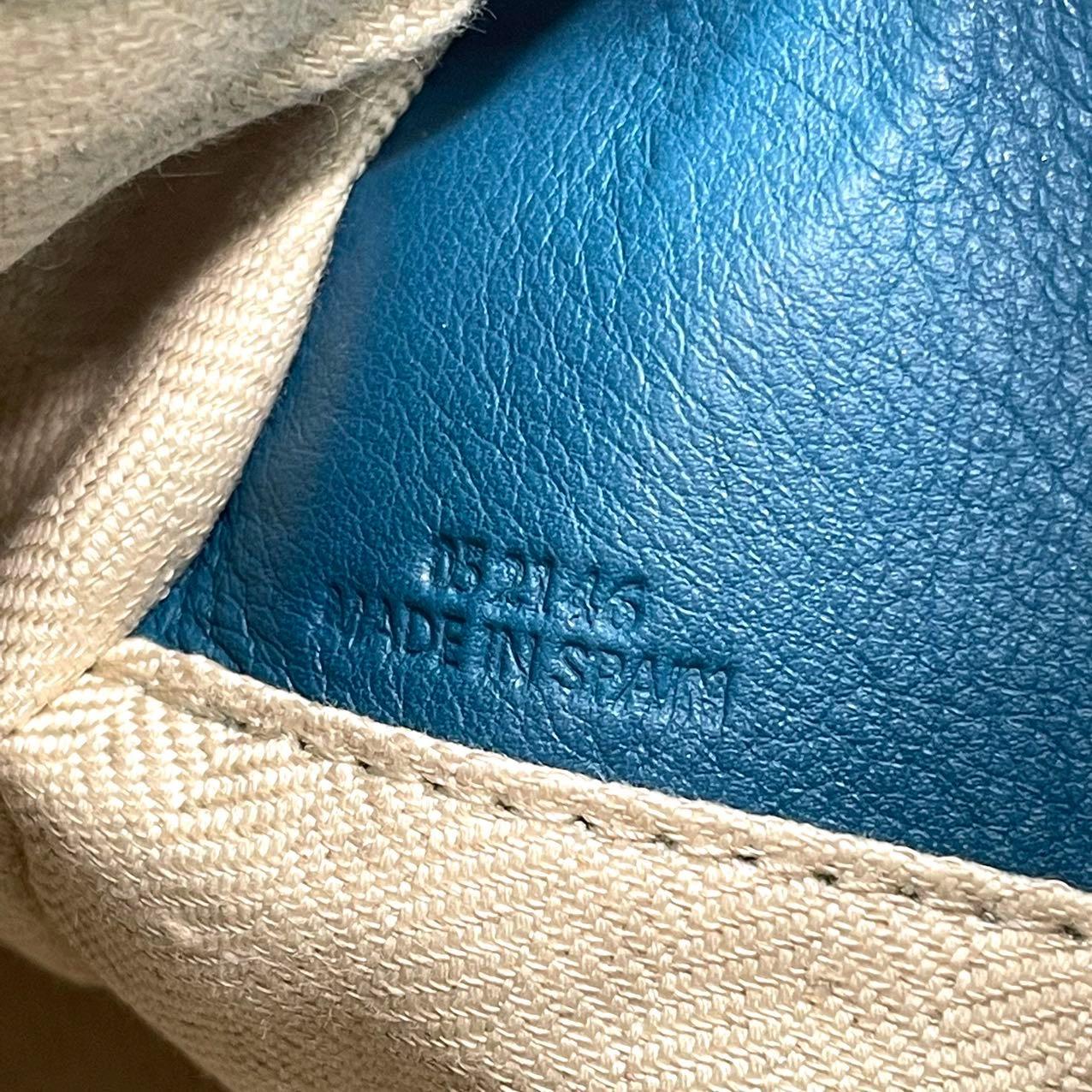 Loewe x Spirited Away Studio Ghibli Collection'S Puzzle Borsa a tracolla piccola blu in vendita 6