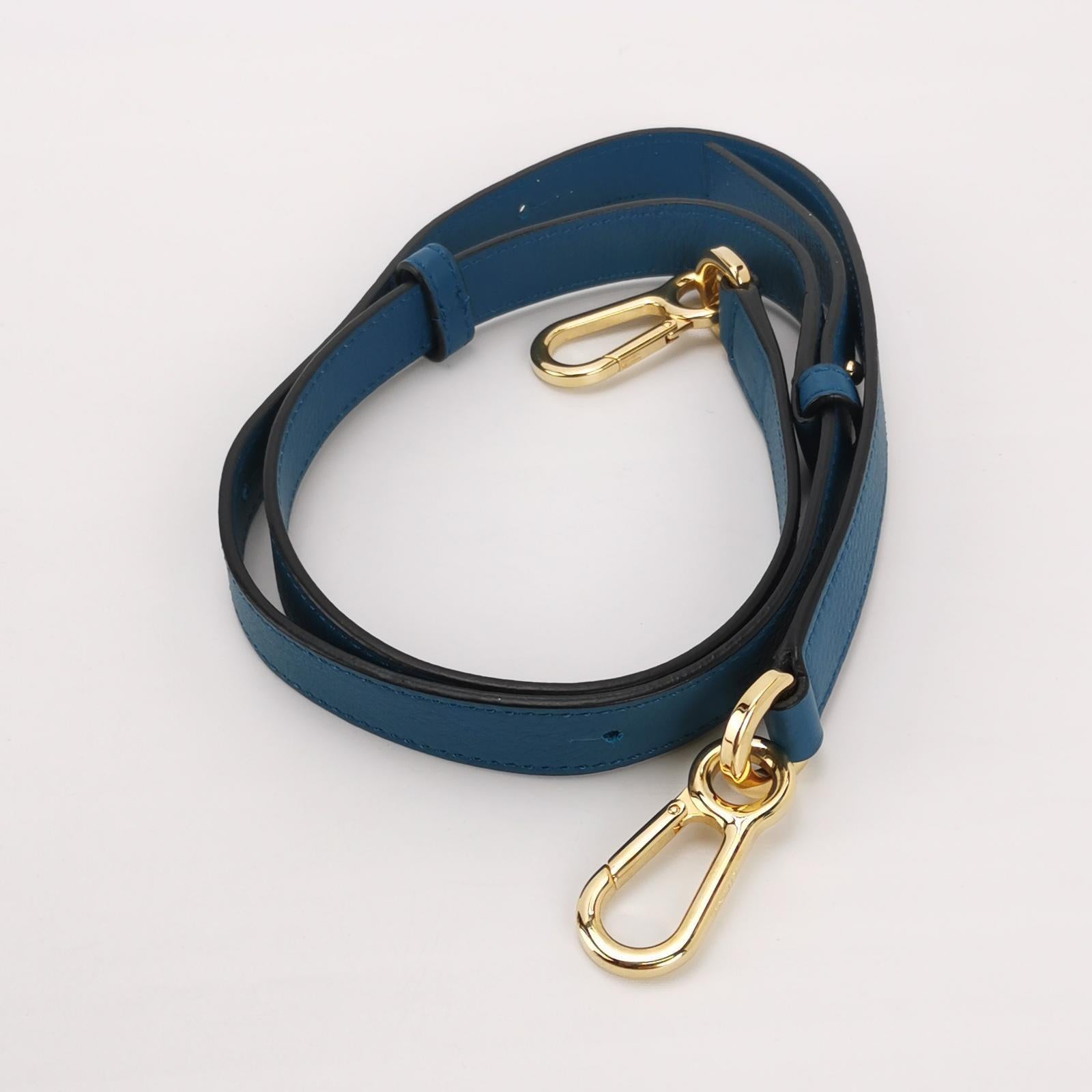 Loewe x Spirited Away Studio Ghibli Collection'S Puzzle Borsa a tracolla piccola blu in vendita 6