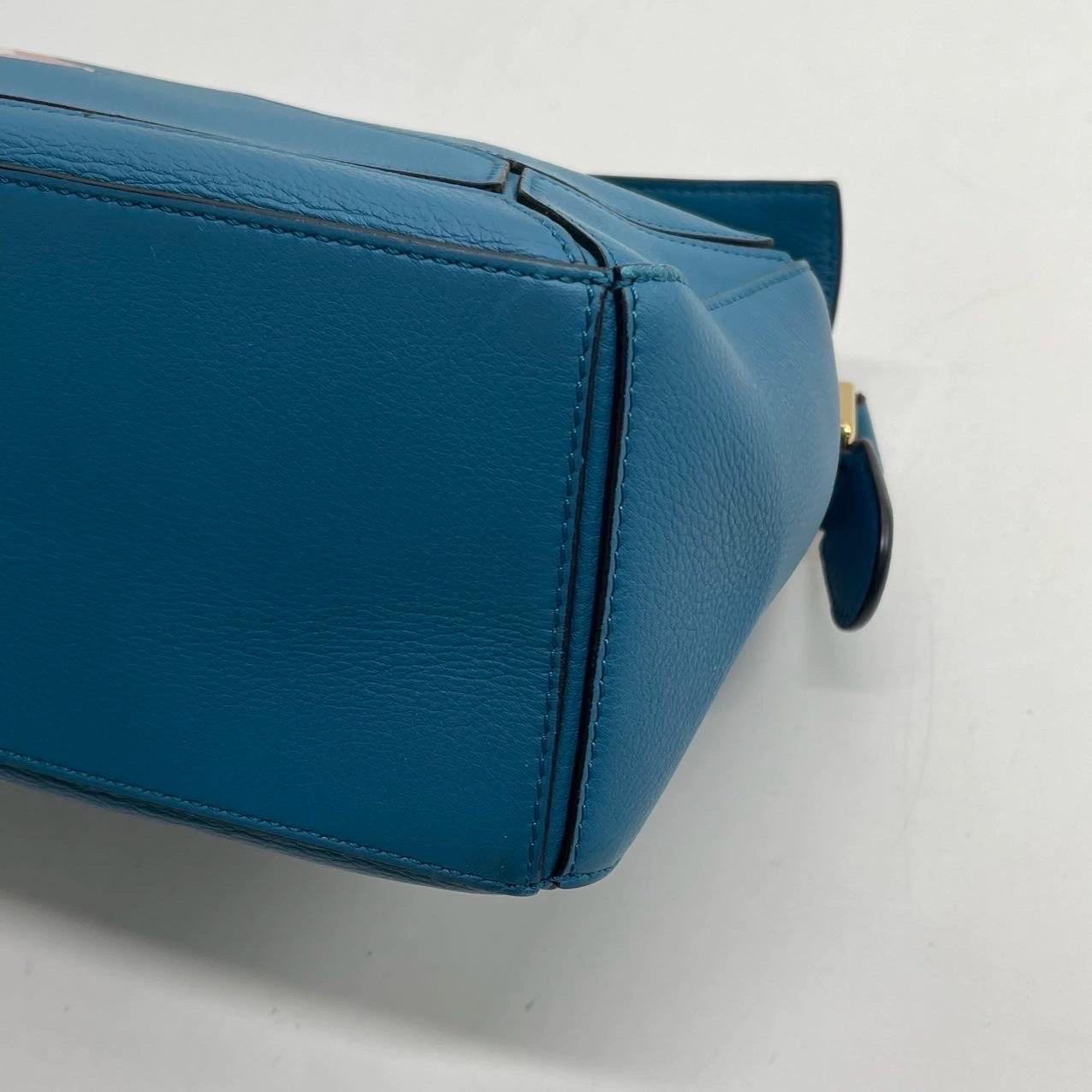 Loewe x Spirited Away Studio Ghibli Collection'S Puzzle Borsa a tracolla piccola blu in vendita 7