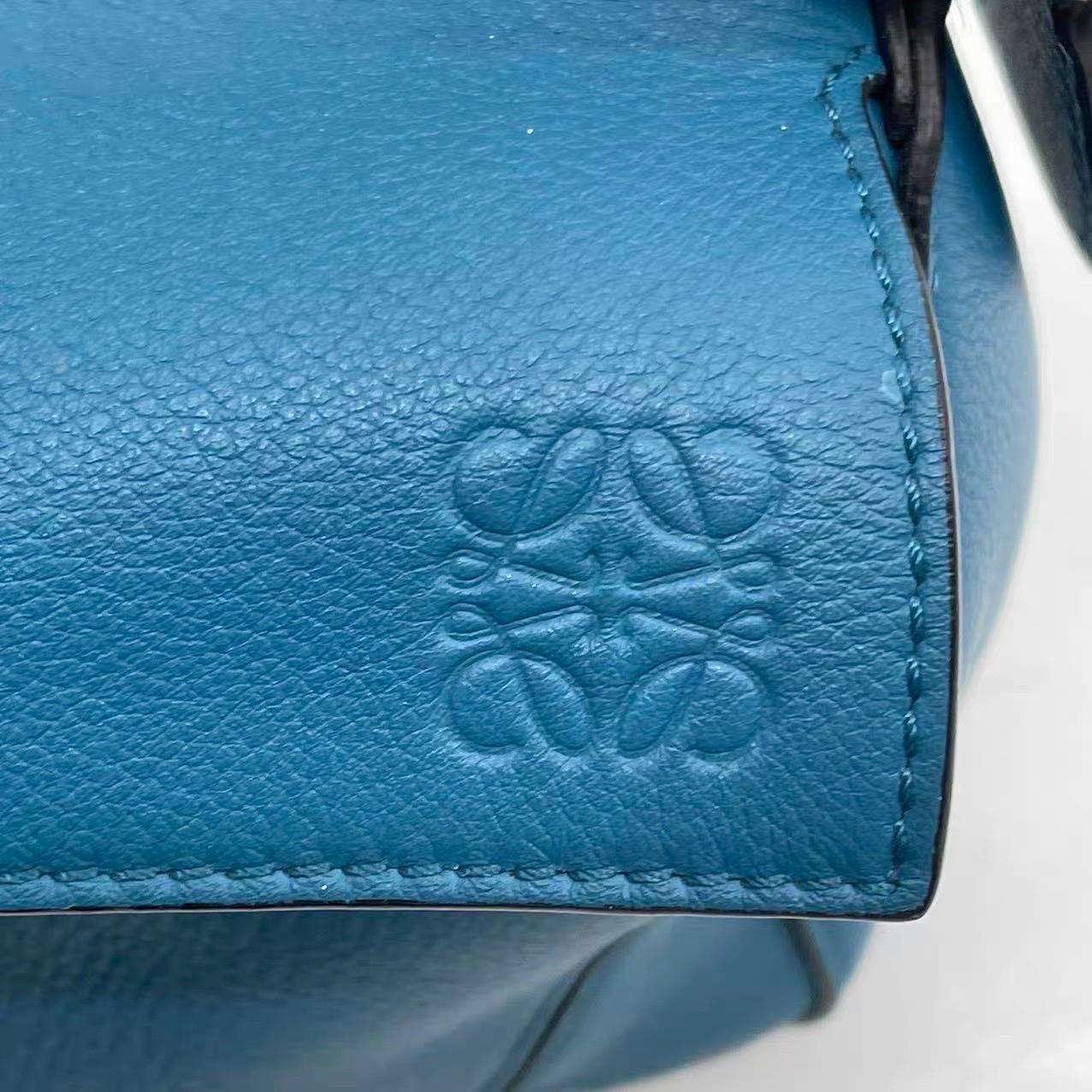 Loewe x Spirited Away Studio Ghibli Collection'S Puzzle Borsa a tracolla piccola blu in vendita 10