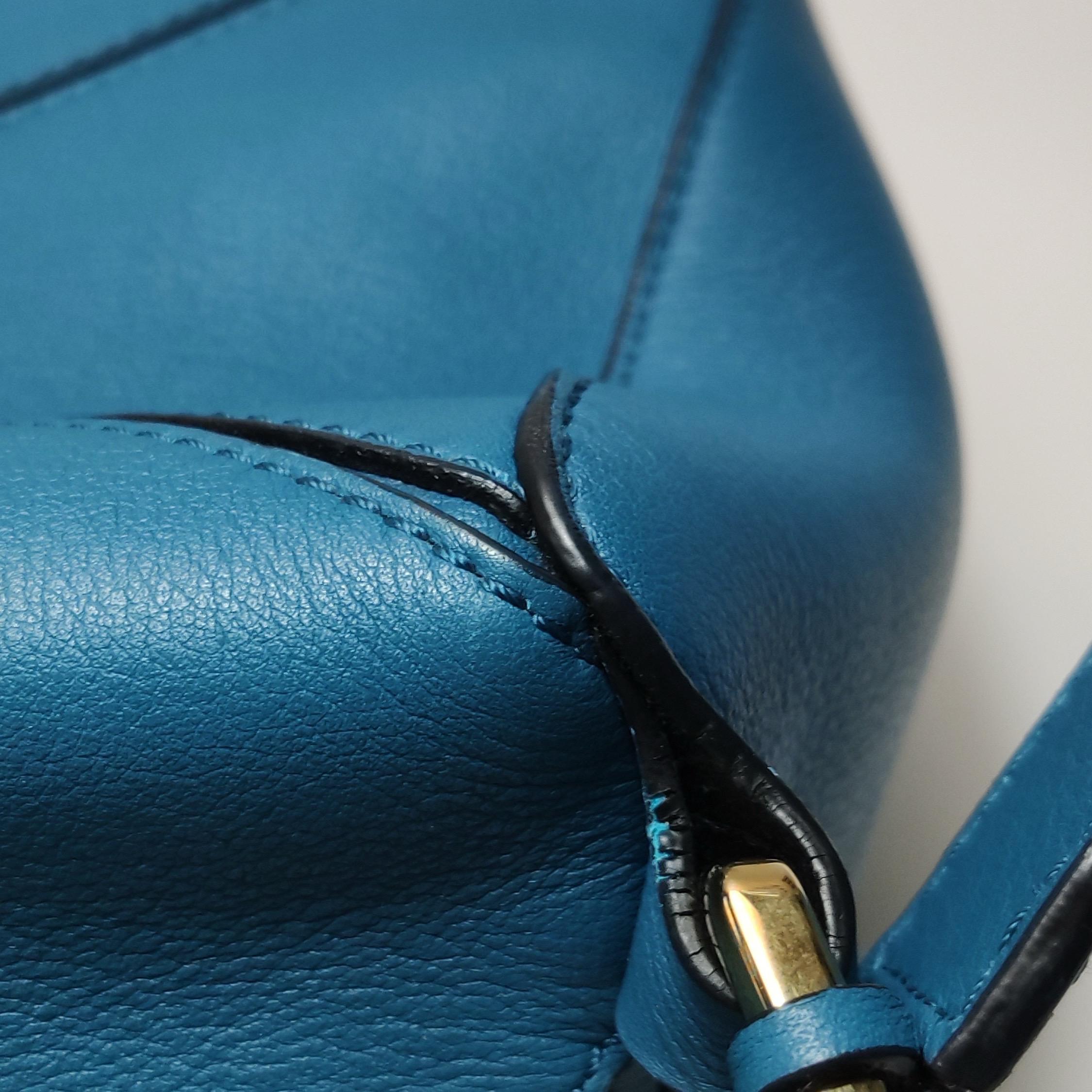 Loewe x Spirited Away Studio Ghibli Collection'S Puzzle Borsa a tracolla piccola blu in vendita 11