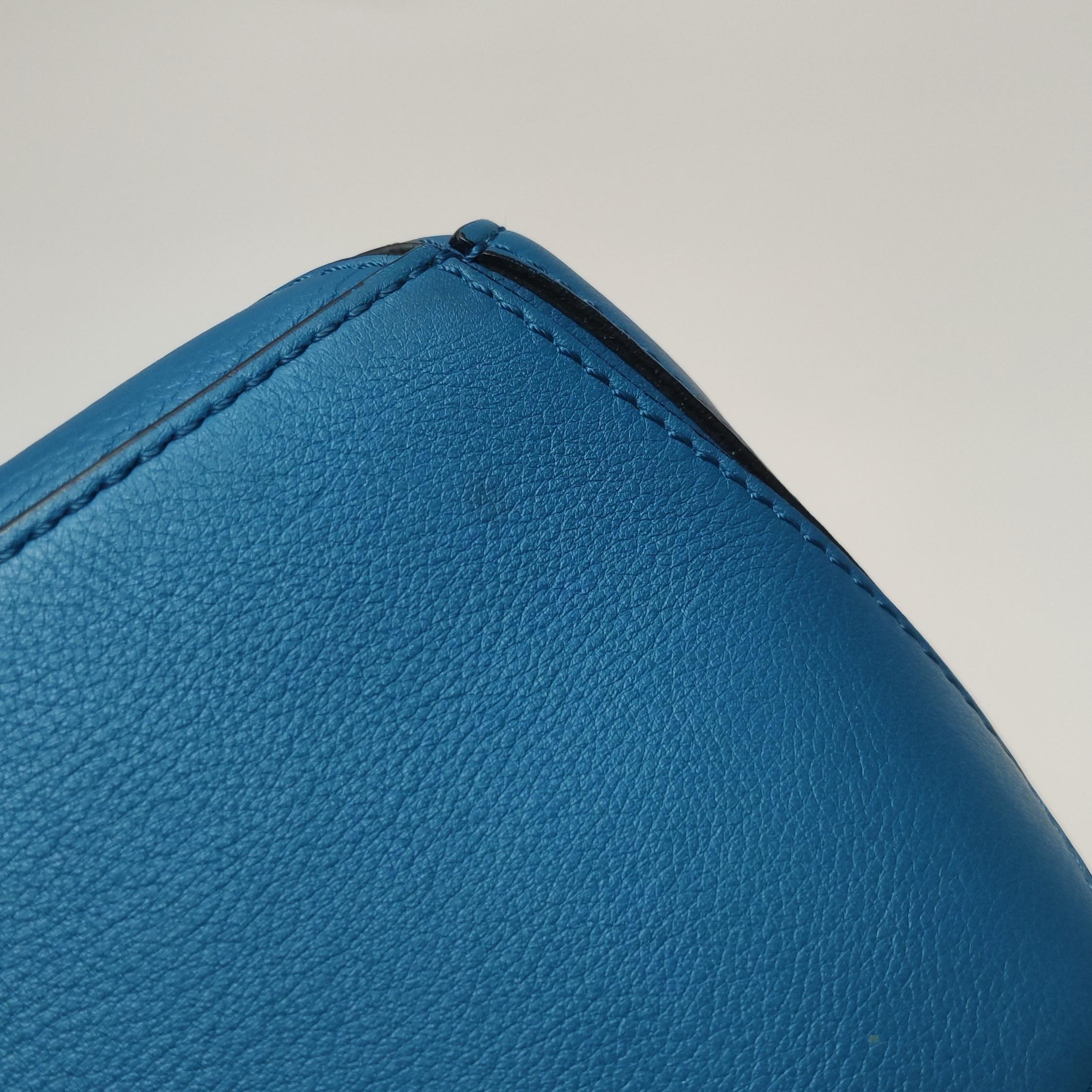 Loewe x Spirited Away Studio Ghibli Collection'S Puzzle Borsa a tracolla piccola blu in vendita 12