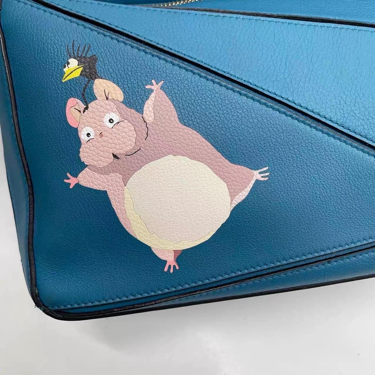 Loewe x Spirited Away Studio Ghibli Collection'S Puzzle Borsa a tracolla piccola blu in vendita 15