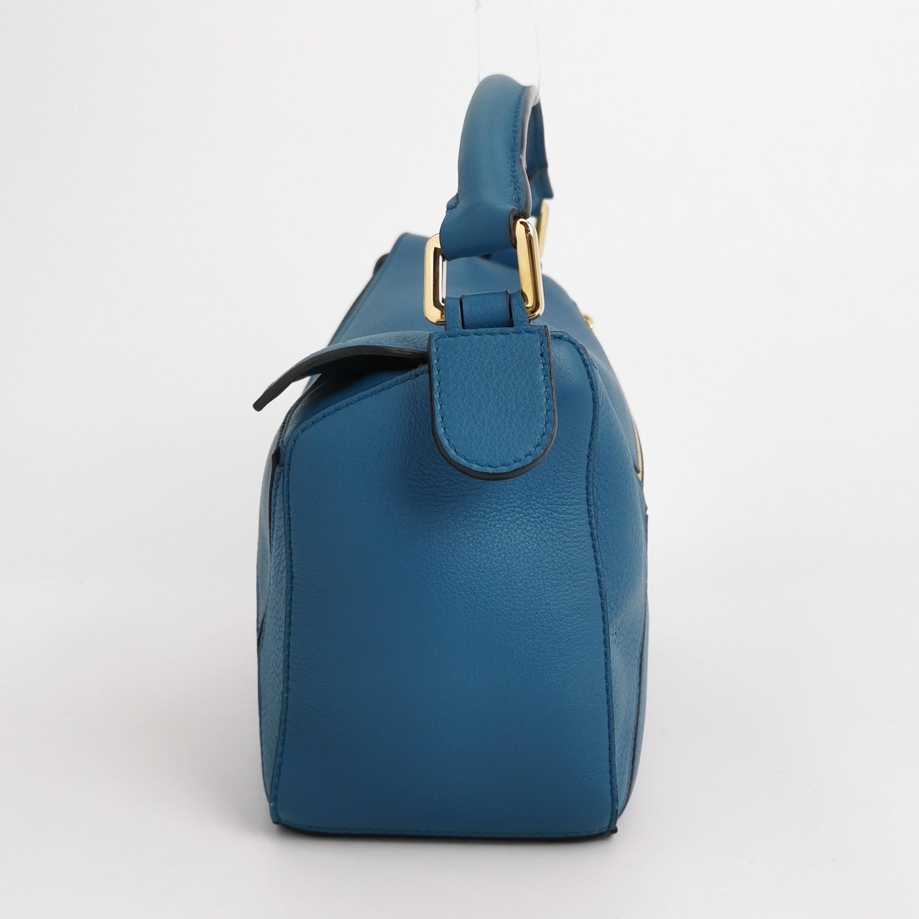 Loewe x Spirited Away Studio Ghibli Collection Puzzle Small Blue Crossbody Bag In Good Condition In AUBERVILLIERS, FR