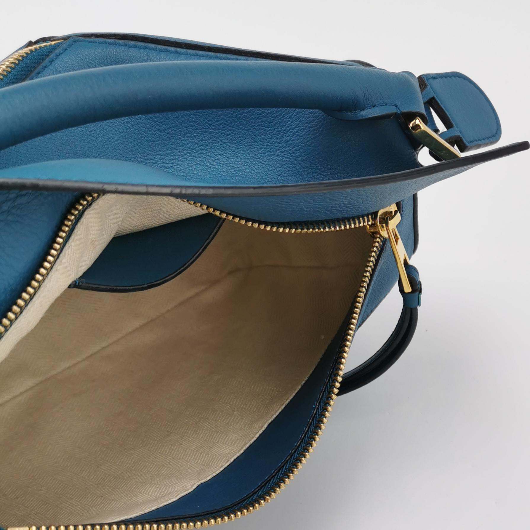 Donna Loewe x Spirited Away Studio Ghibli Collection'S Puzzle Borsa a tracolla piccola blu in vendita