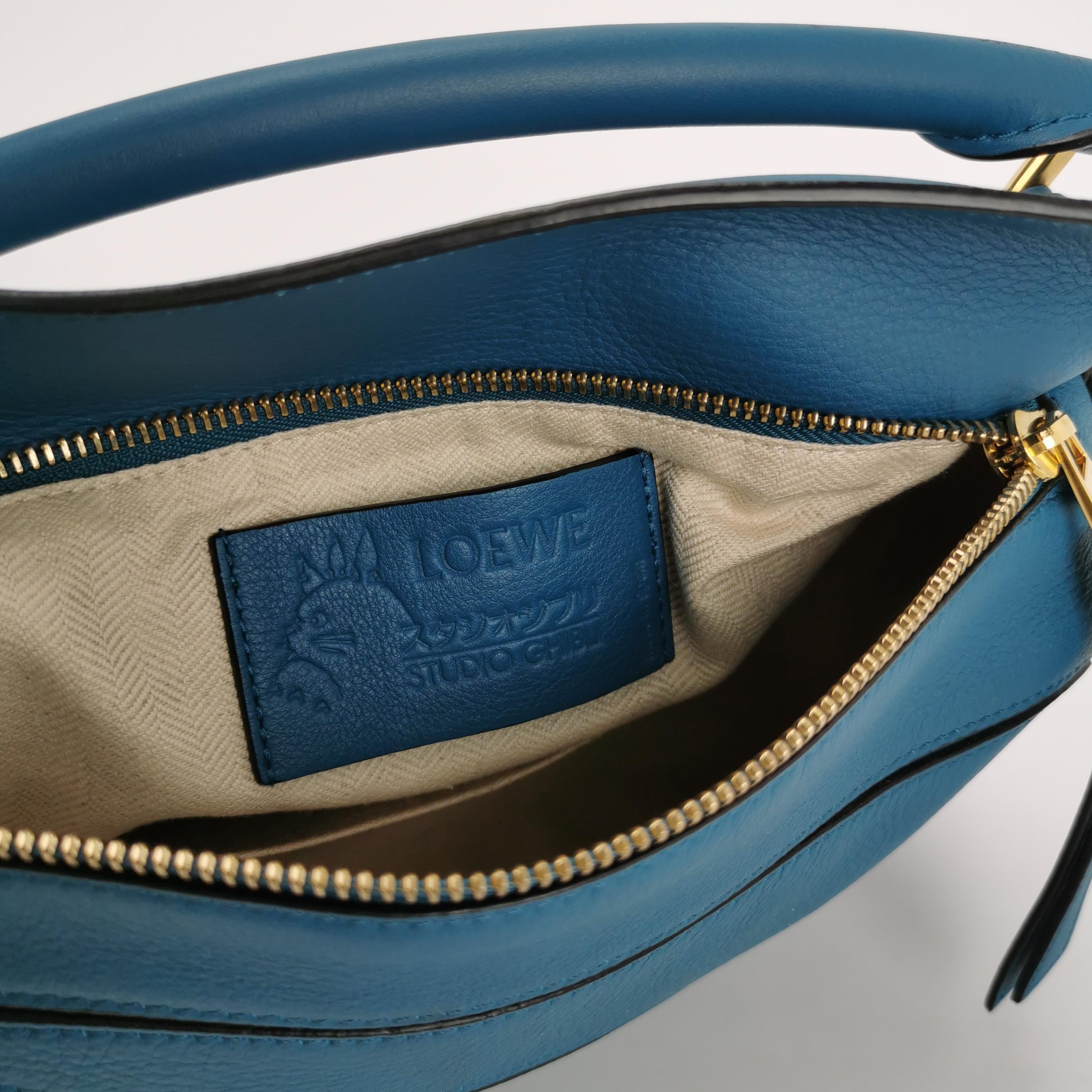 Loewe x Spirited Away Studio Ghibli Collection'S Puzzle Borsa a tracolla piccola blu in vendita 1