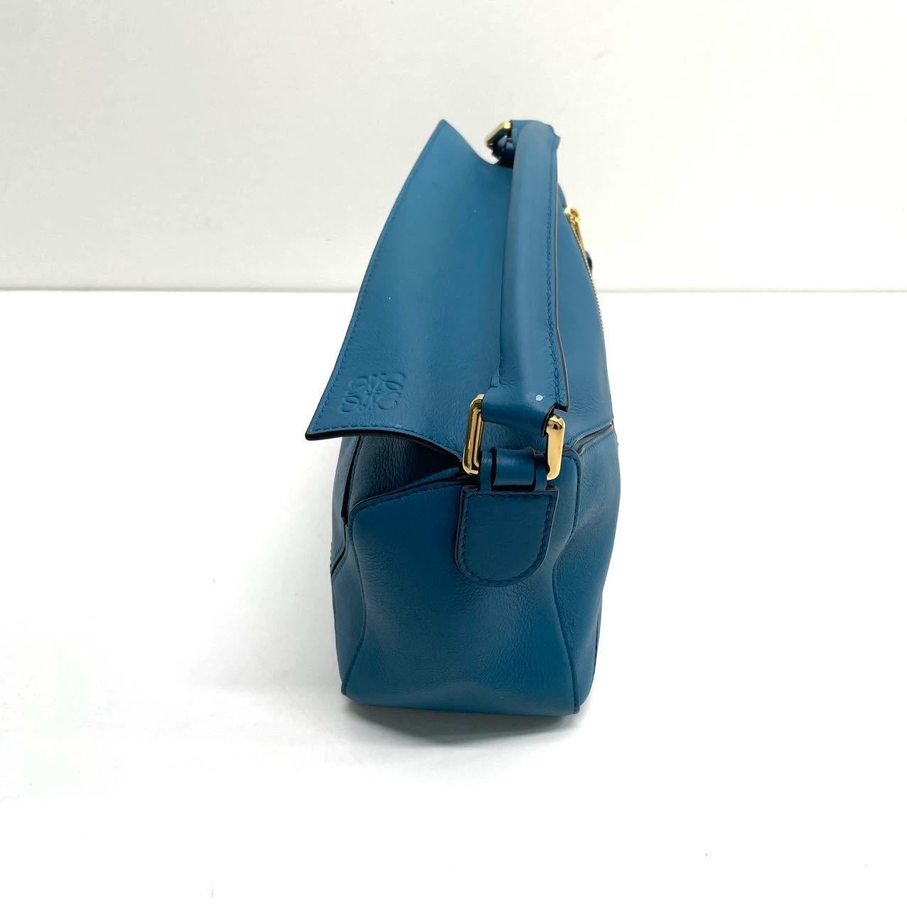 Loewe x Spirited Away Studio Ghibli Collection'S Puzzle Borsa a tracolla piccola blu in vendita 3