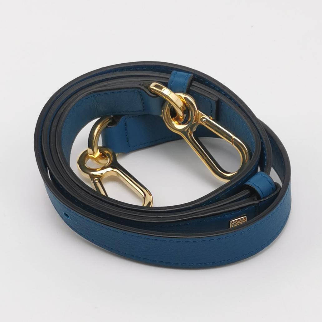 Loewe x Spirited Away Studio Ghibli Collection'S Puzzle Borsa a tracolla piccola blu in vendita 4