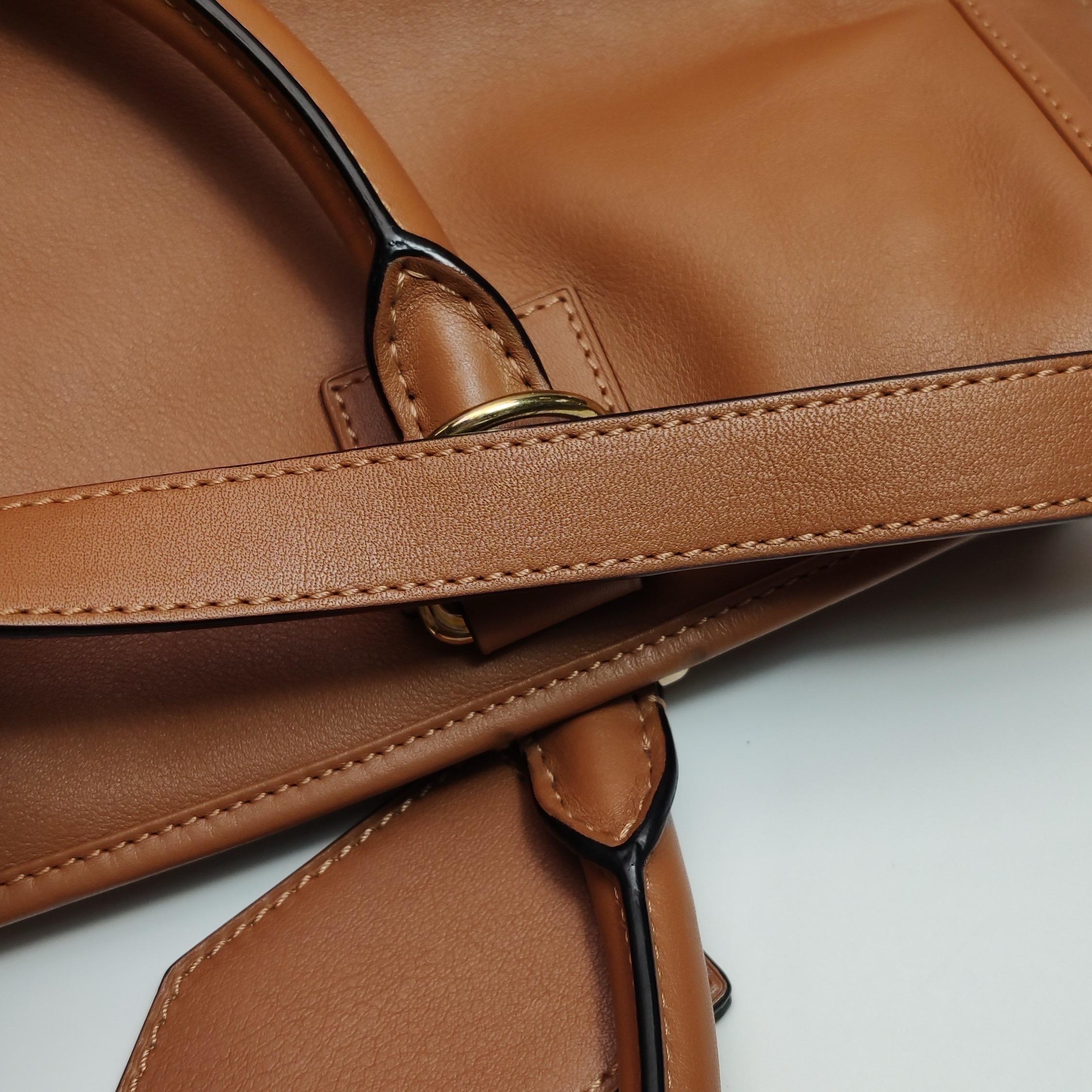 Loewe x Star Wars Amazona Mediana 36 Piel Estampada Marrón Fuego Con Correa en venta 9