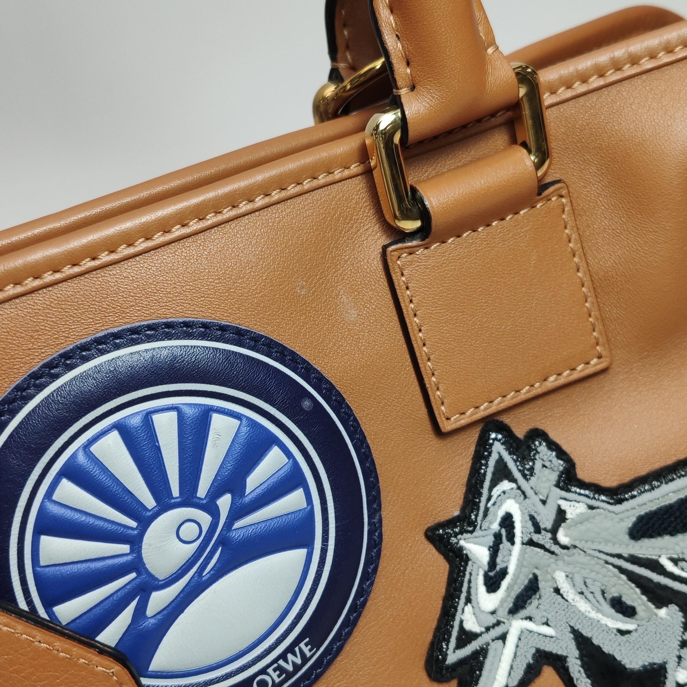 Loewe x Star Wars Amazona Mediana 36 Piel Estampada Marrón Fuego Con Correa en venta 16