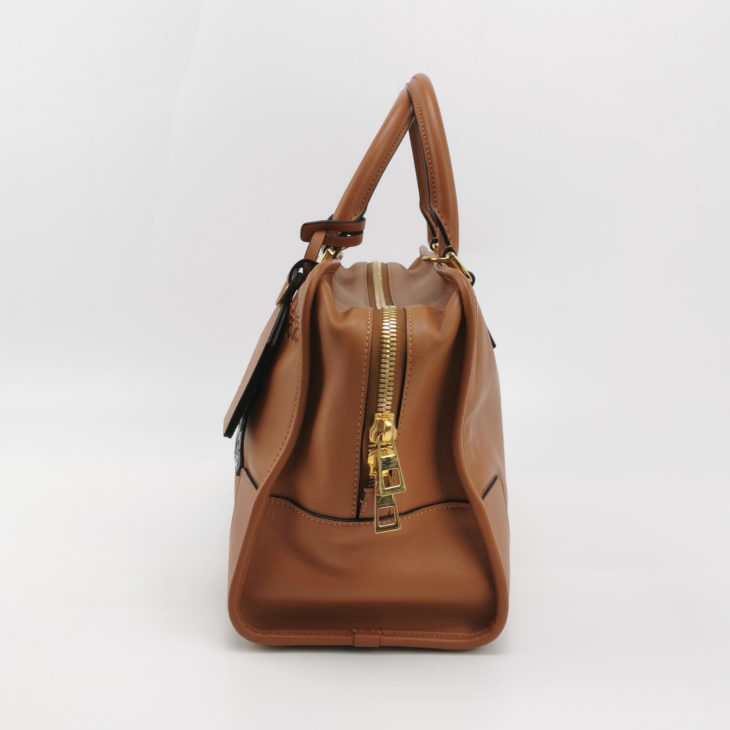 Loewe x Star Wars Amazona Mediana 36 Piel Estampada Marrón Fuego Con Correa en venta 1