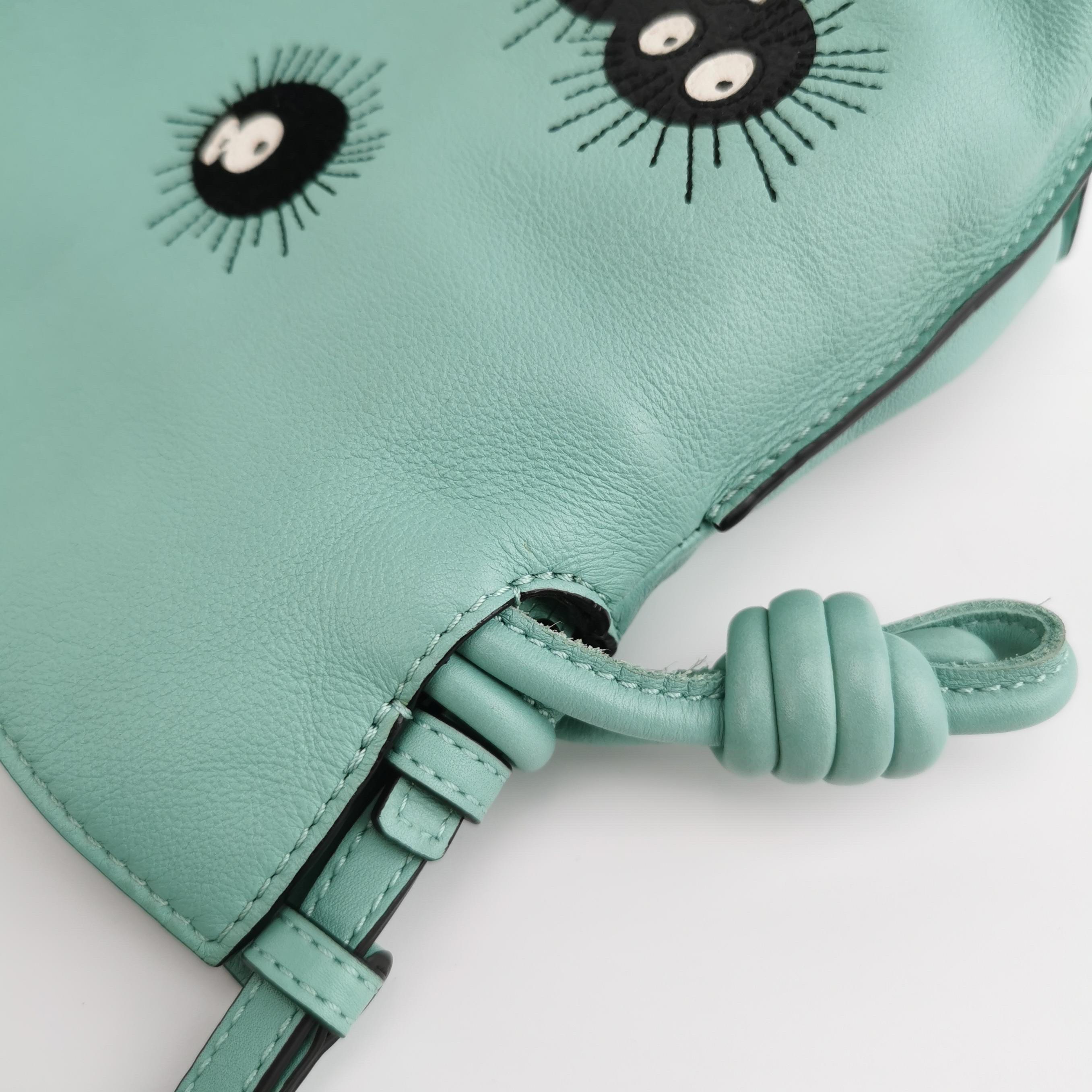 Loewe x Studio Ghibli Collection'S Susuwatari Mini Flamenco Borsa a tracolla verde in vendita 5