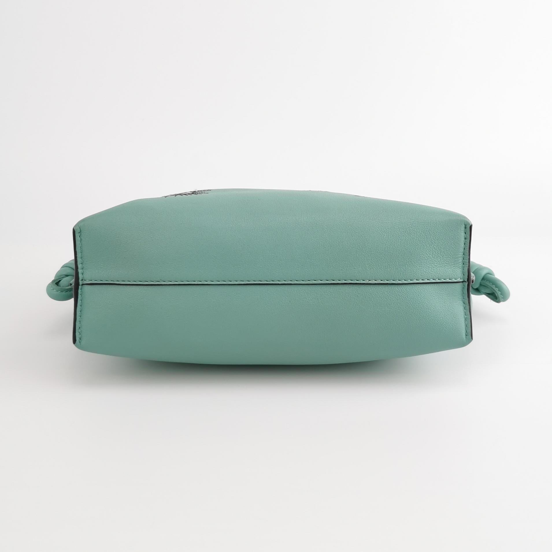 Donna Loewe x Studio Ghibli Collection'S Susuwatari Mini Flamenco Borsa a tracolla verde in vendita