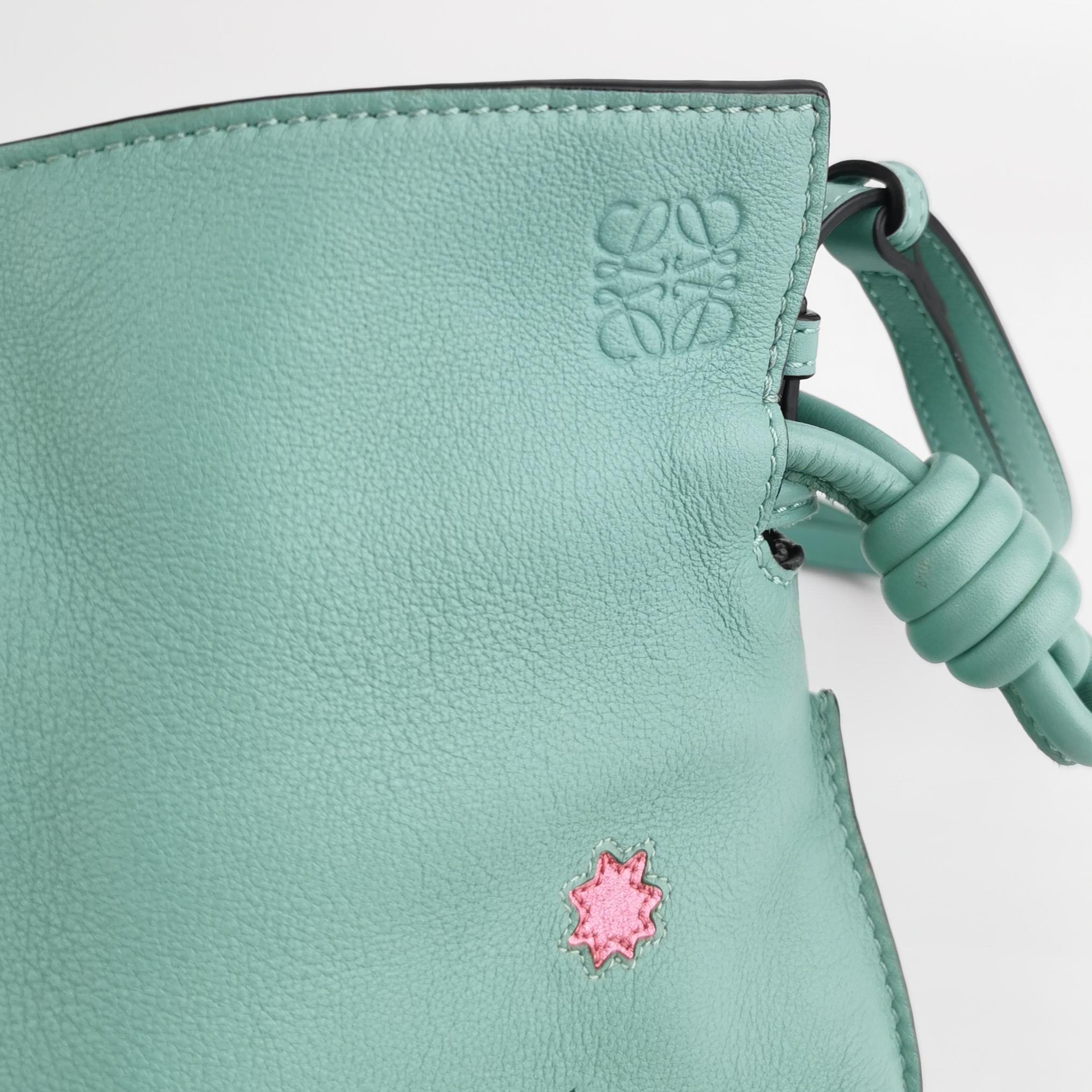 Loewe x Studio Ghibli Collection'S Susuwatari Mini Flamenco Borsa a tracolla verde in vendita 1