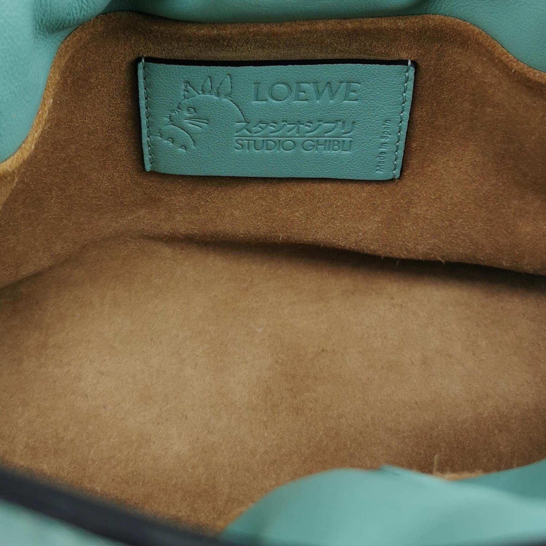 Loewe x Studio Ghibli Collection'S Susuwatari Mini Flamenco Borsa a tracolla verde in vendita 2