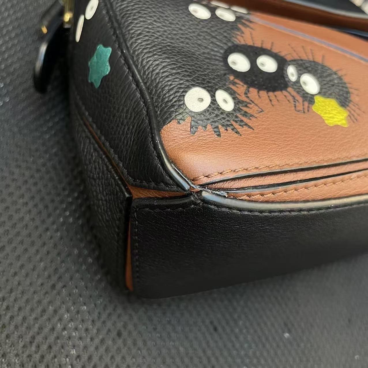 Loewe x Studio Ghibli Collection Susuwatari Mini Puzzle Brown Crossbody Bag For Sale 6