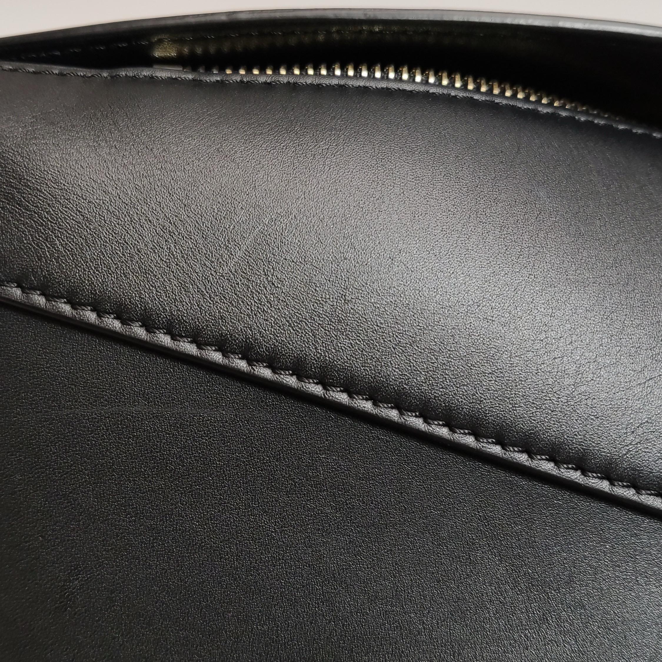 Loewe x Suna Fujita Lemur Puzzle Edge Small Black Leather Crossbody Bag en vente 6