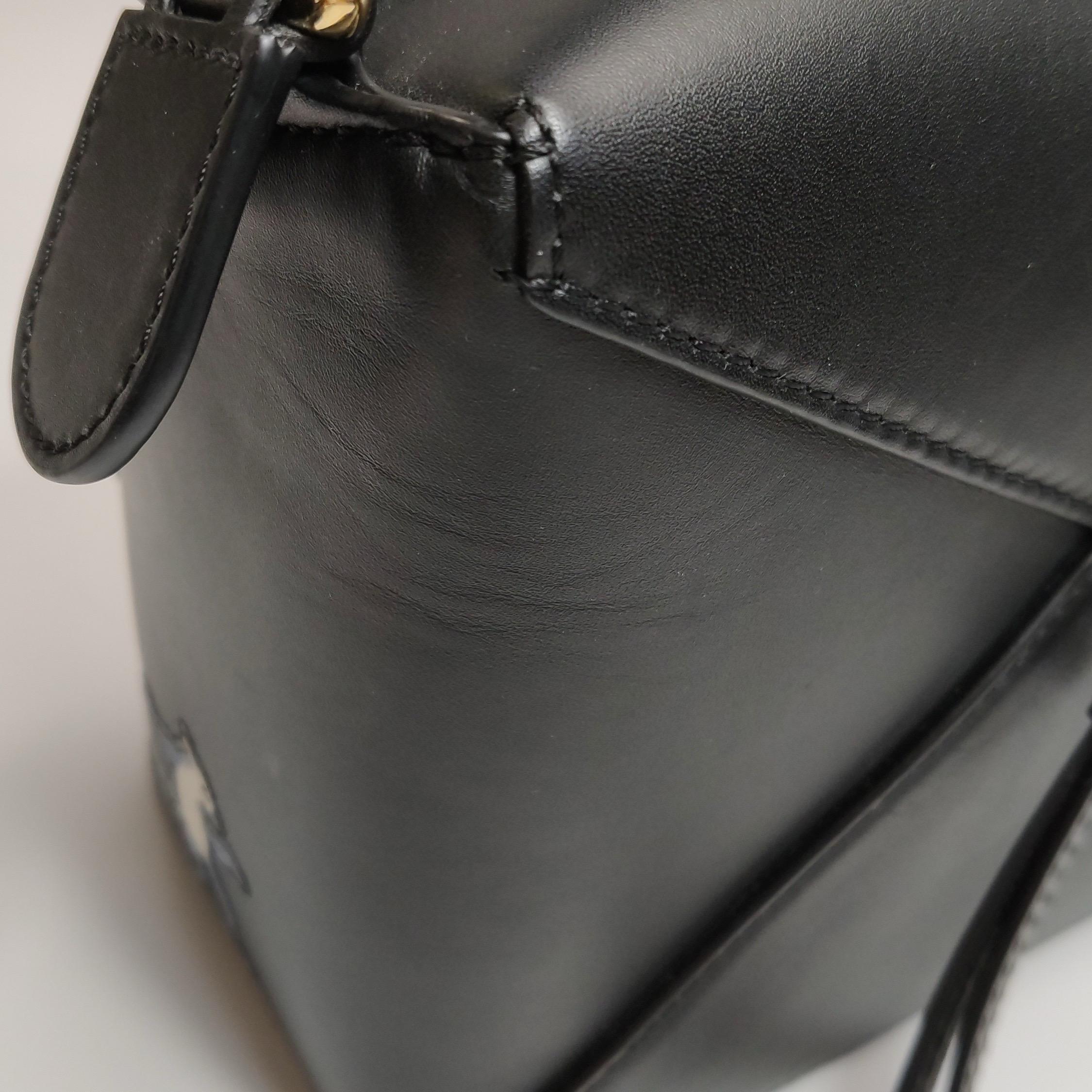 Loewe x Suna Fujita Lemur Puzzle Edge Small Black Leather Crossbody Bag en vente 12