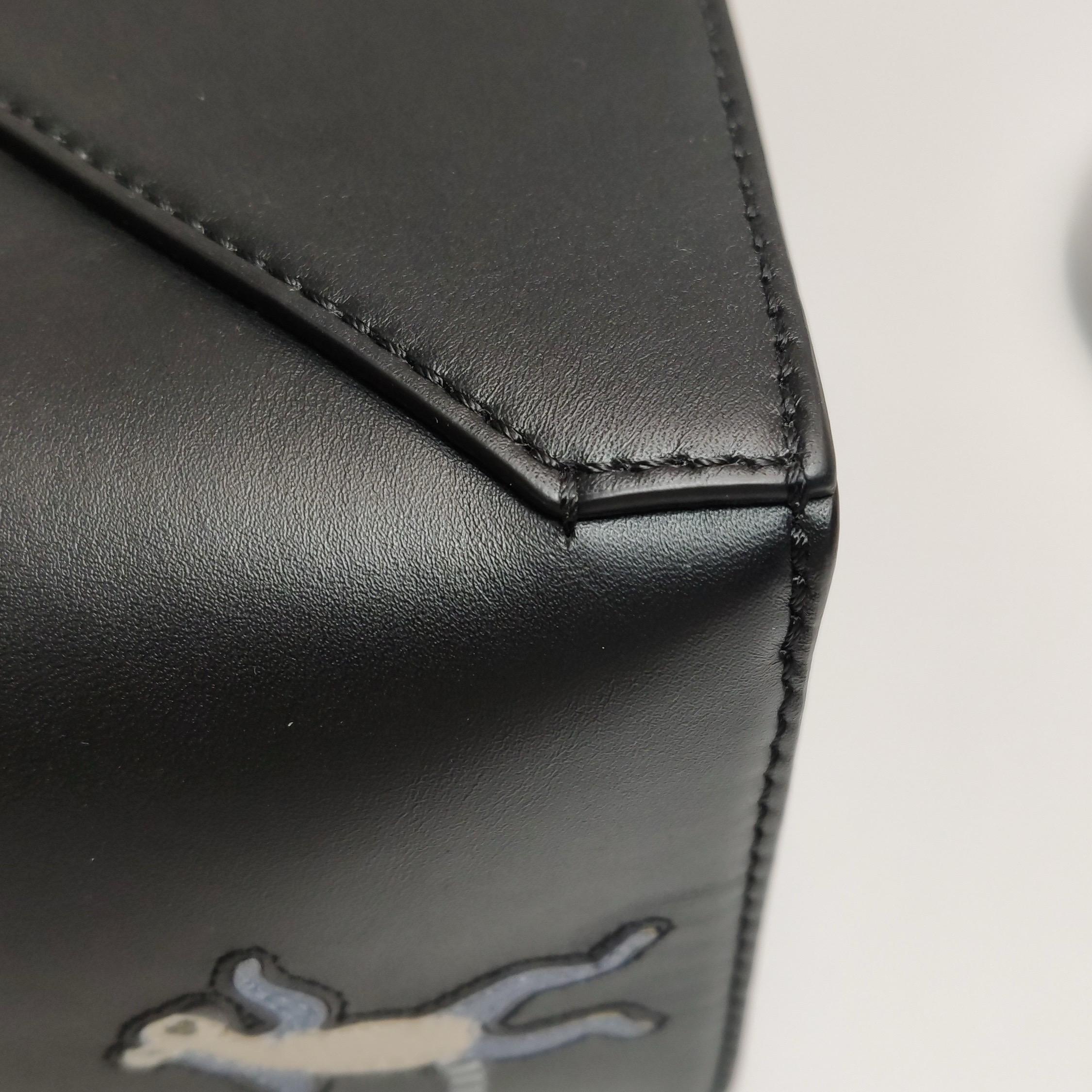 Loewe x Suna Fujita Lemur Puzzle Edge Small Black Leather Crossbody Bag en vente 15