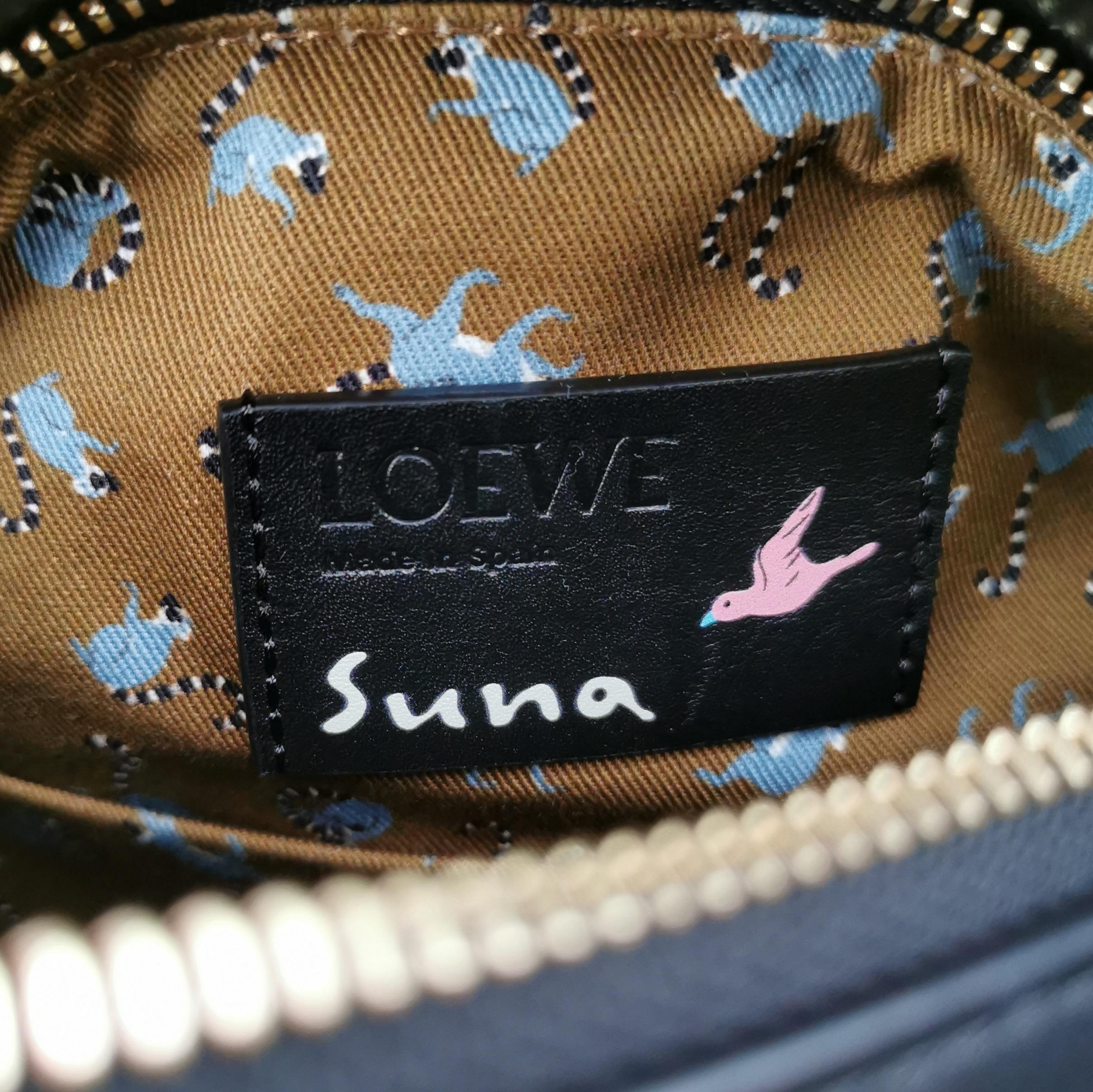 Loewe x Suna Fujita Lemur Puzzle Edge Small Black Leather Crossbody Bag en vente 1
