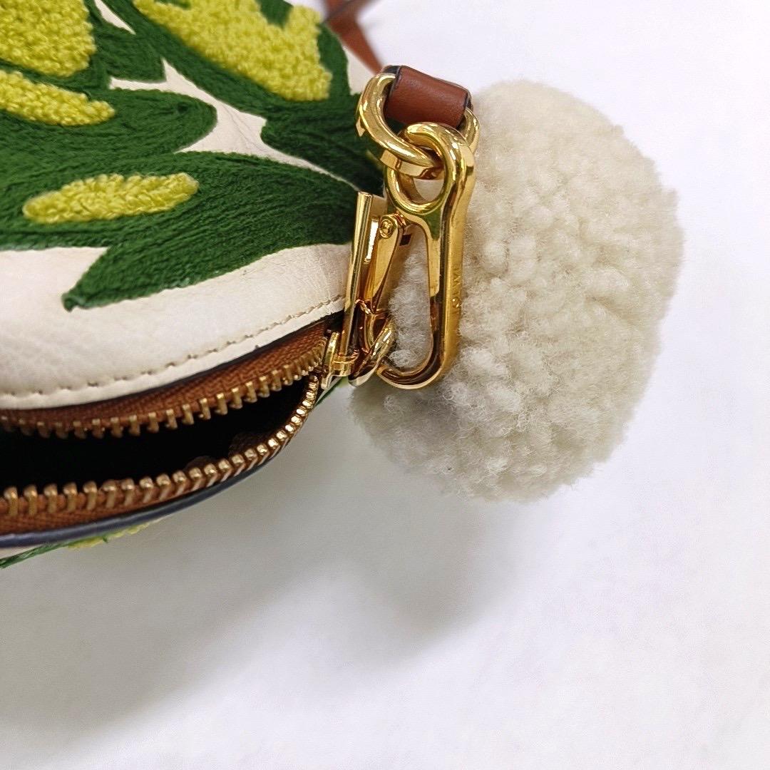 Loewe x William De Morgan Bunny Floral Gestickt Braun Gelb Multicolor Kreuz im Angebot 7