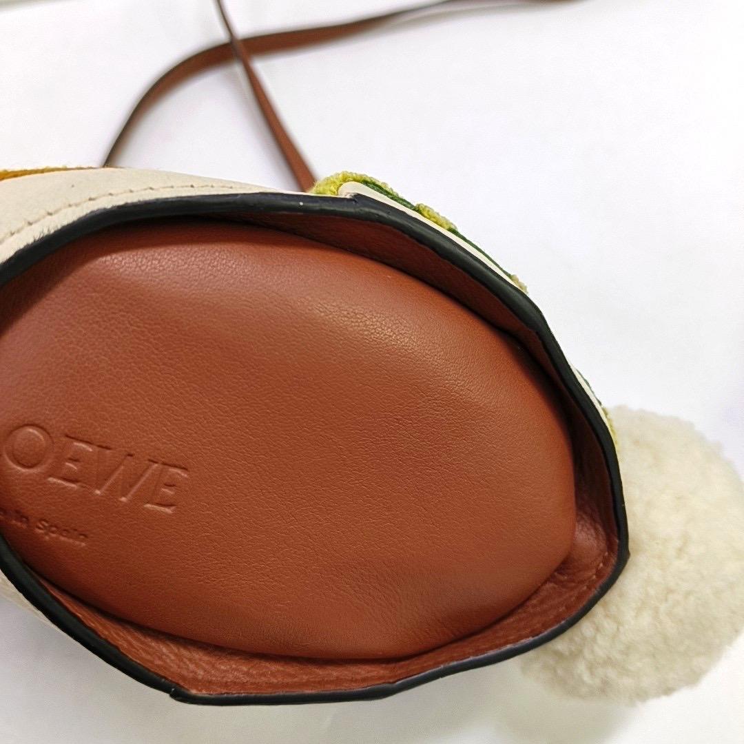 Loewe x William De Morgan Bunny Floral Gestickt Braun Gelb Multicolor Kreuz im Angebot 8