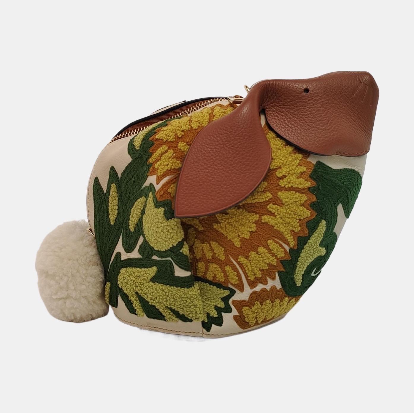 Loewe x William De Morgan Bunny Floral Gestickt Braun Gelb Multicolor Kreuz im Angebot 3