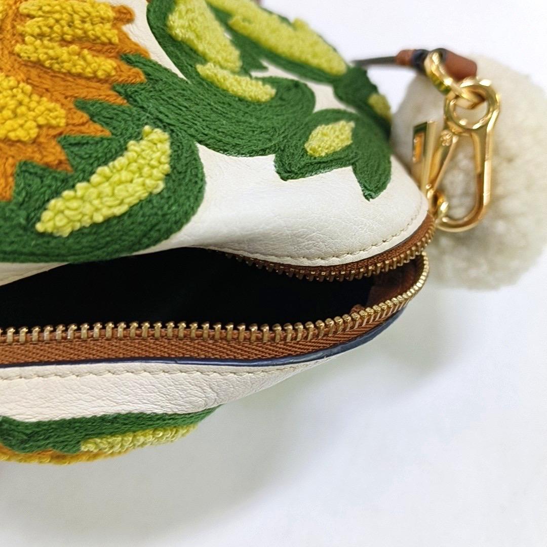 Loewe x William De Morgan Bunny Floral Gestickt Braun Gelb Multicolor Kreuz im Angebot 4