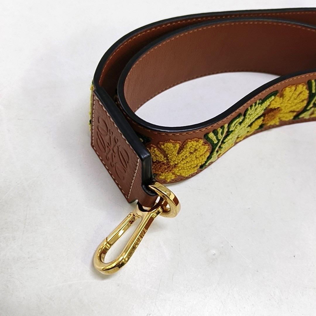 Loewe x William de Morgan Hammock Mini Tan Brown Yellow Flower Embroidery For Sale 9