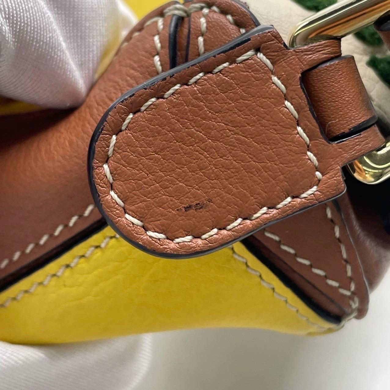 Loewe x William De Morgan Puzzle Mini brodé jaune multicolore en vente 5
