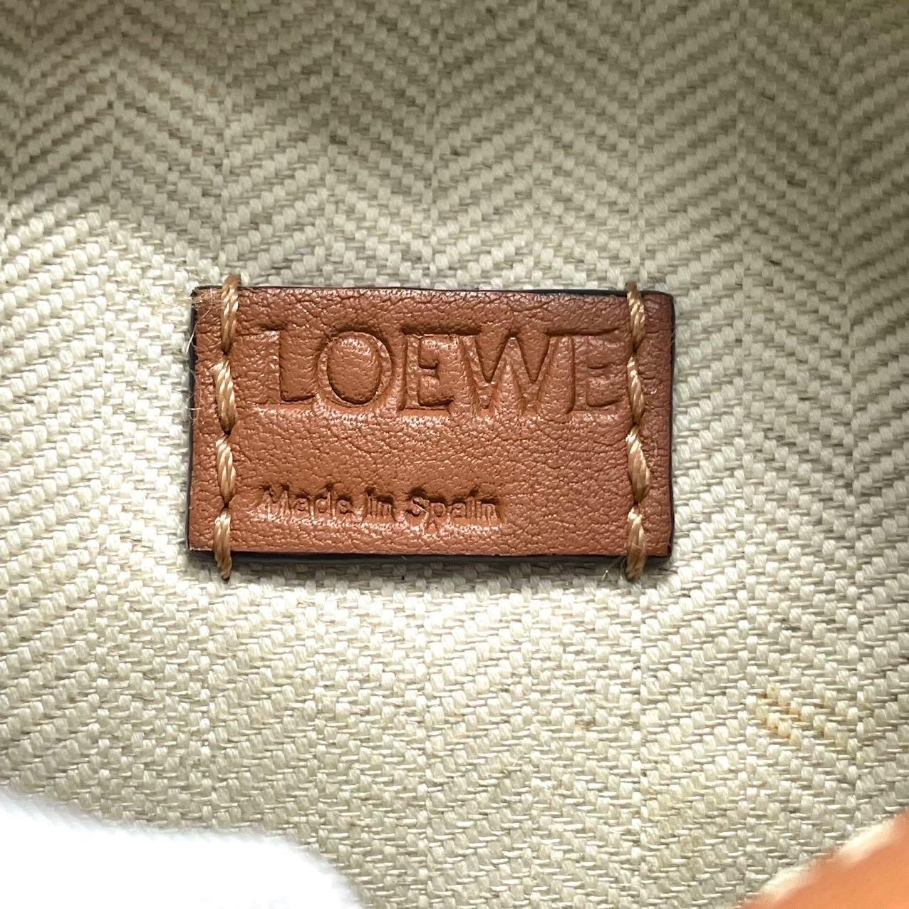 Loewe x William De Morgan Puzzle Mini brodé jaune multicolore en vente 2