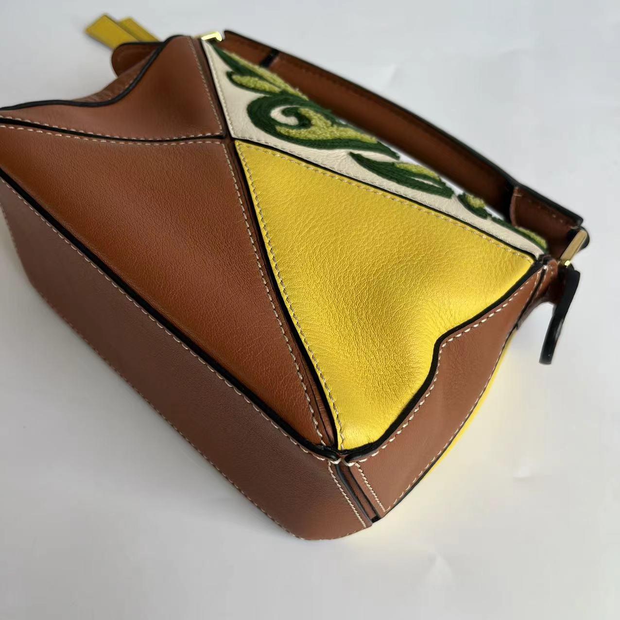 Loewe x William De Morgan Puzzle Small Embroidered Yellow Multicolor For Sale 7