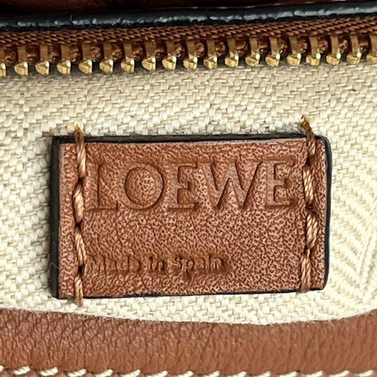 Loewe x William De Morgan Puzzle Small Embroidered Yellow Multicolor For Sale 12