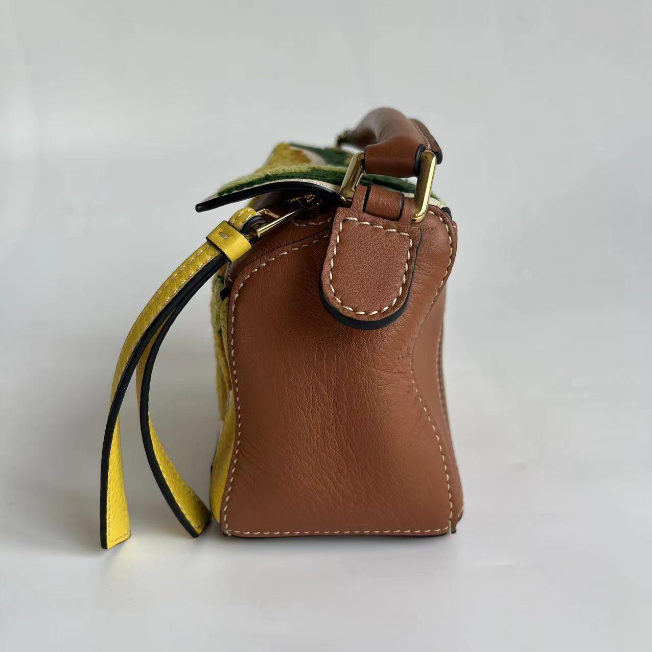 Loewe x William De Morgan Puzzle Small Embroidered Yellow Multicolor For Sale 4