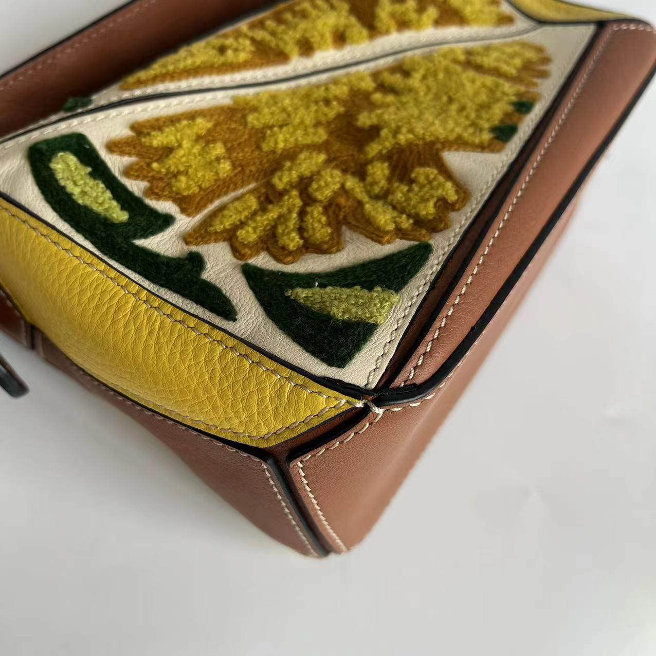 Loewe x William De Morgan Puzzle Small Embroidered Yellow Multicolor For Sale 5
