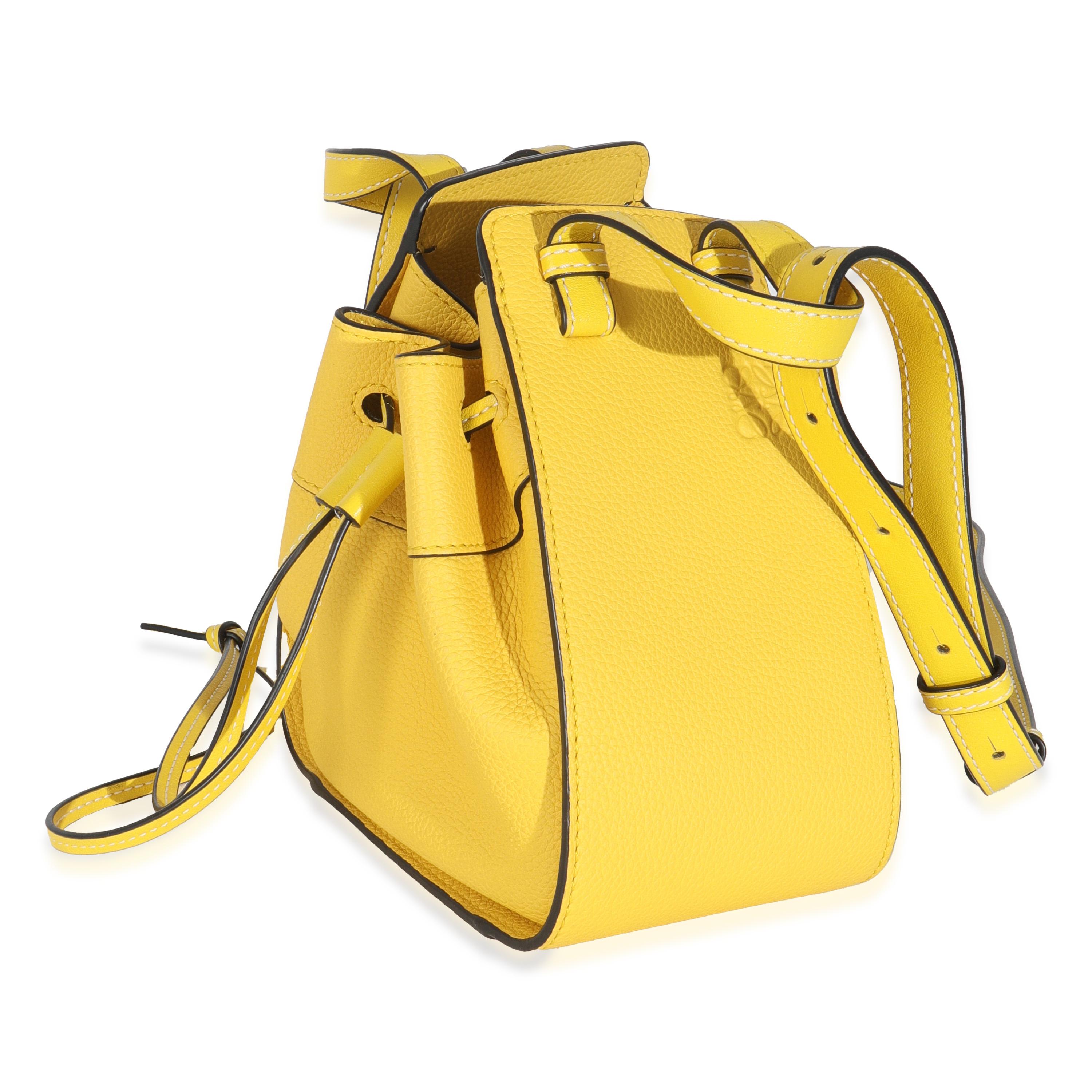 Loewe Gelbes genarbtes Kalbsleder Mini-Hängematte im Zustand „Hervorragend“ im Angebot in New York, NY
