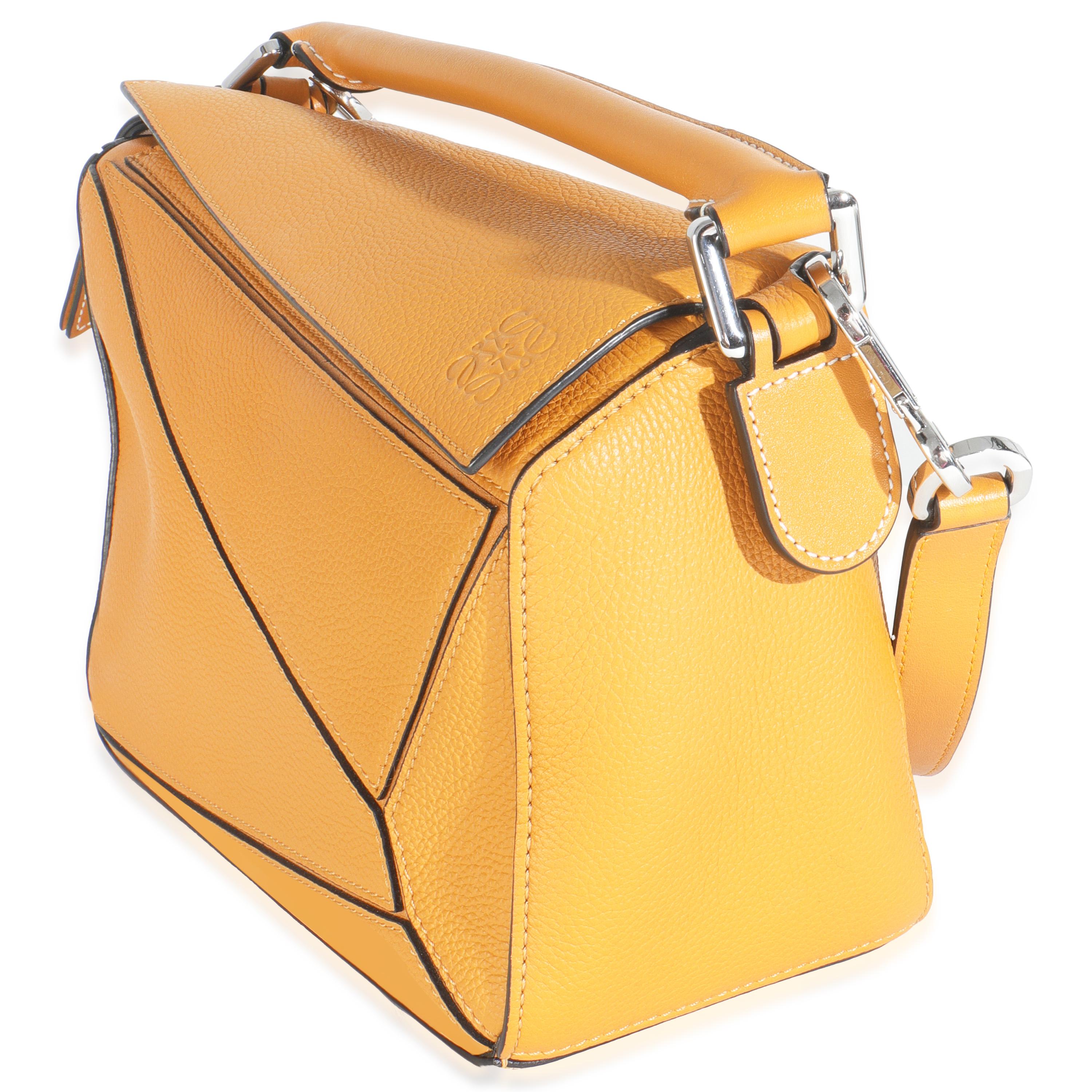 Loewe Yellow Grained Calfskin Small Puzzle Bag In condizioni buone in vendita a New York, NY