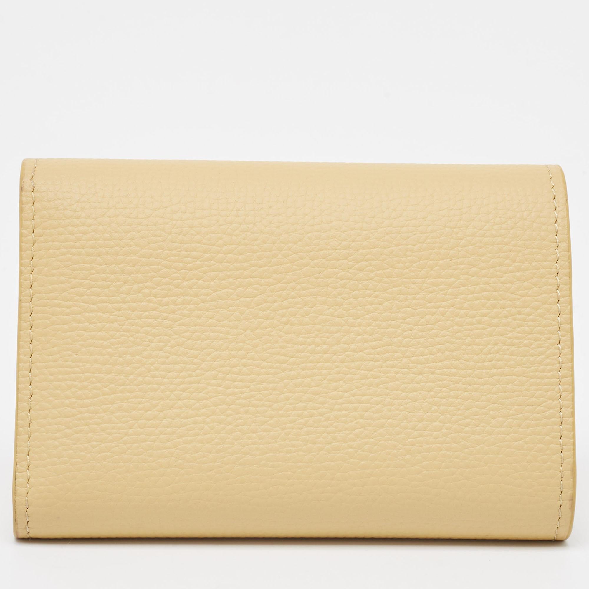Loewe Yellow Leather Anagram Trifold Wallet In Excellent Condition For Sale In Dubai, Al Qouz 2