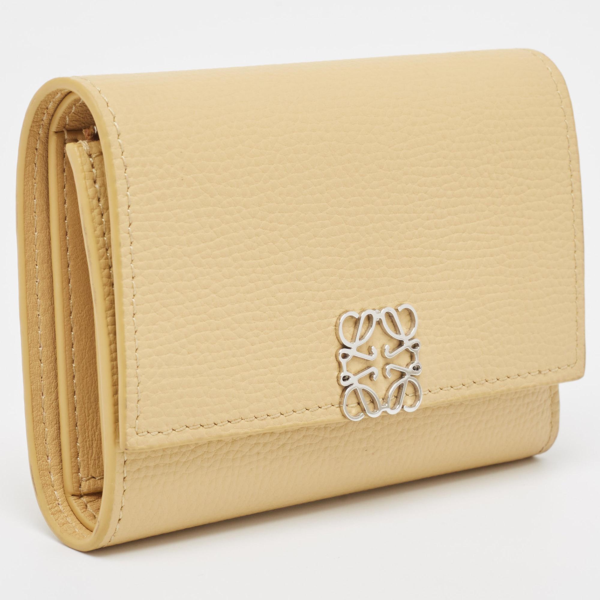 Loewe Gelbes Anagramm-Dreifach-Brieftasche aus Leder im Angebot 4
