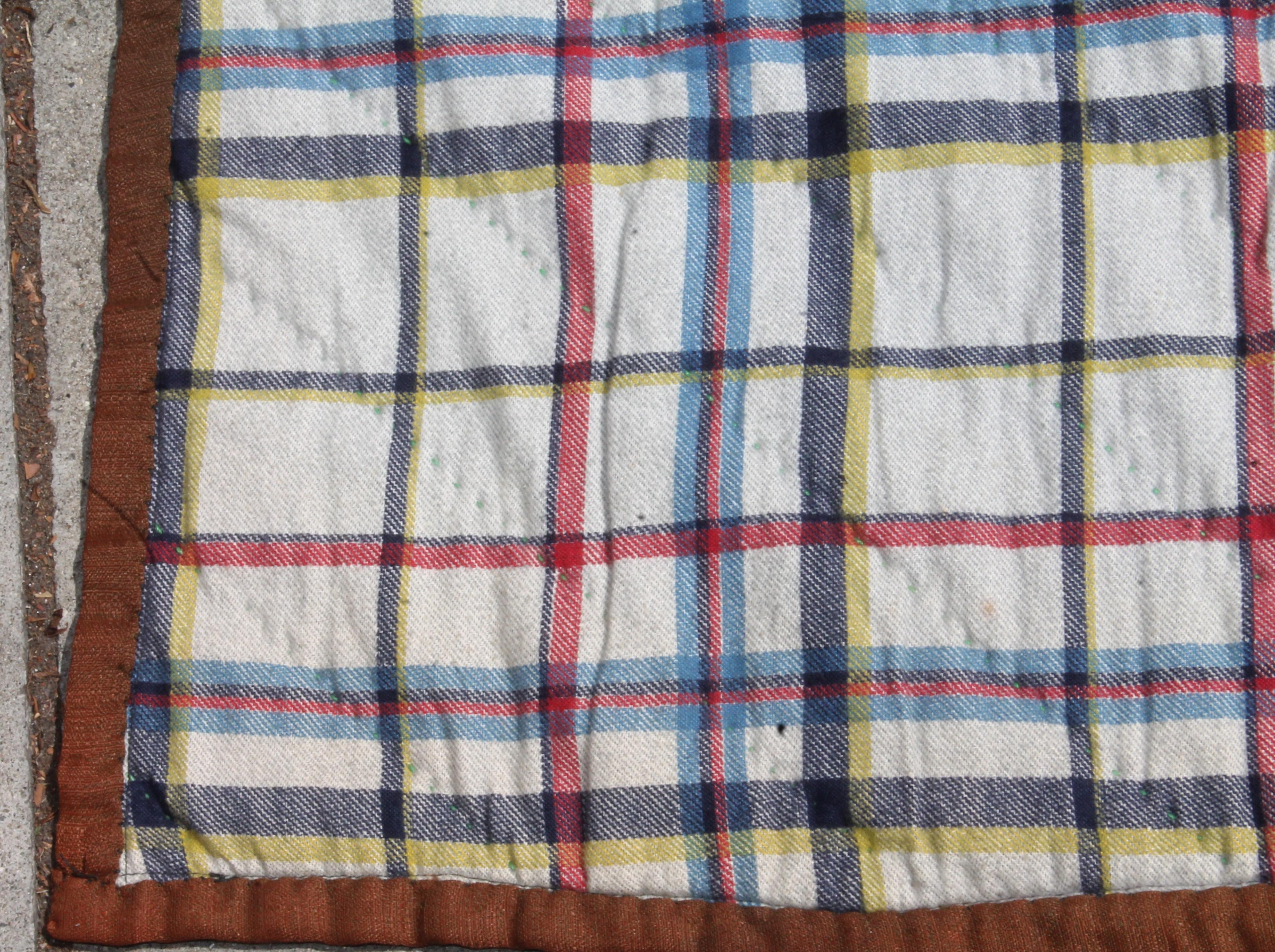 Cotton Log Cabin Tied Quilt For Sale