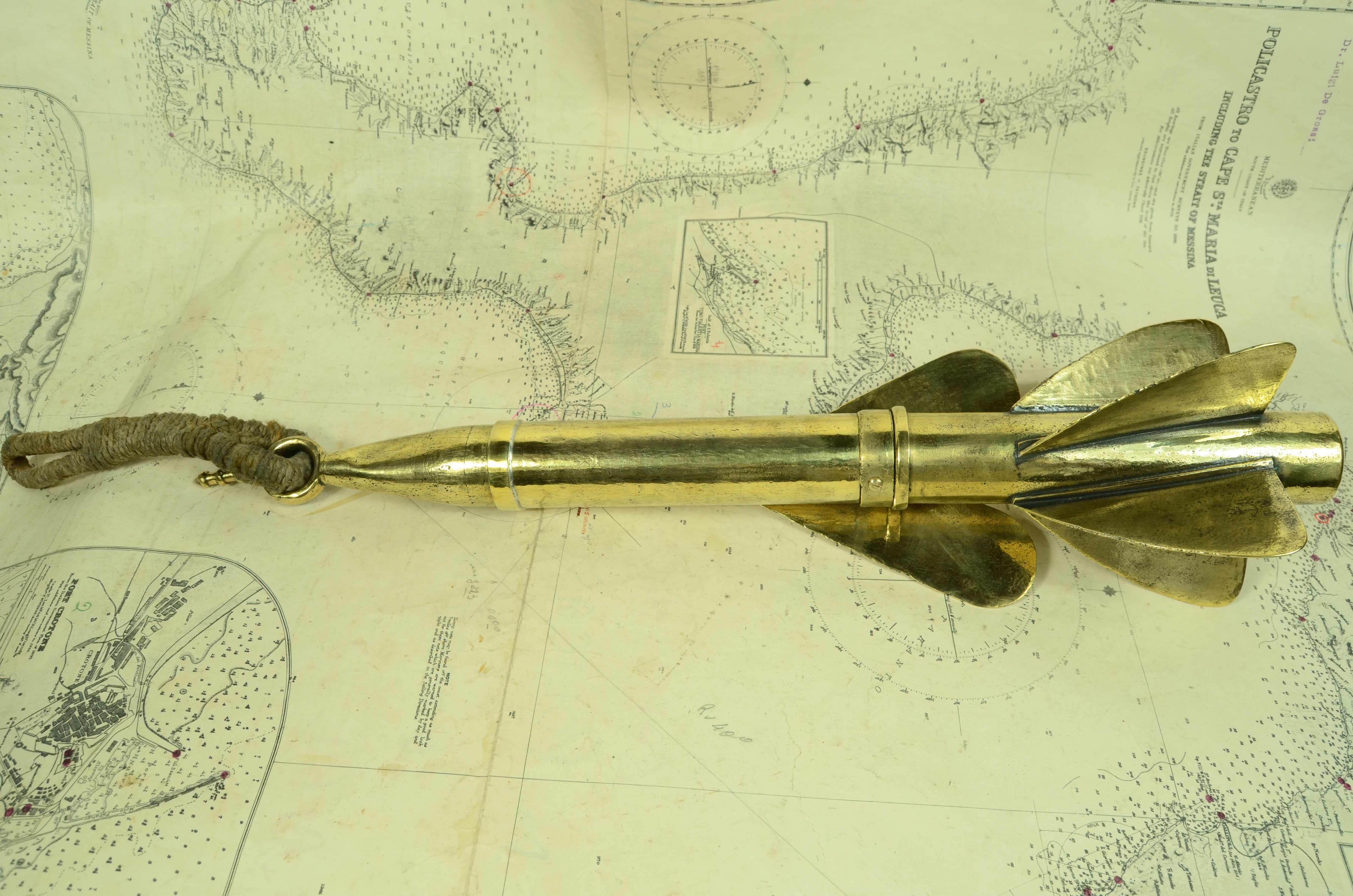 Brass nautical log or solcometer in the shape of a  speargun, signed T. Walker's 1870 For Sale 13