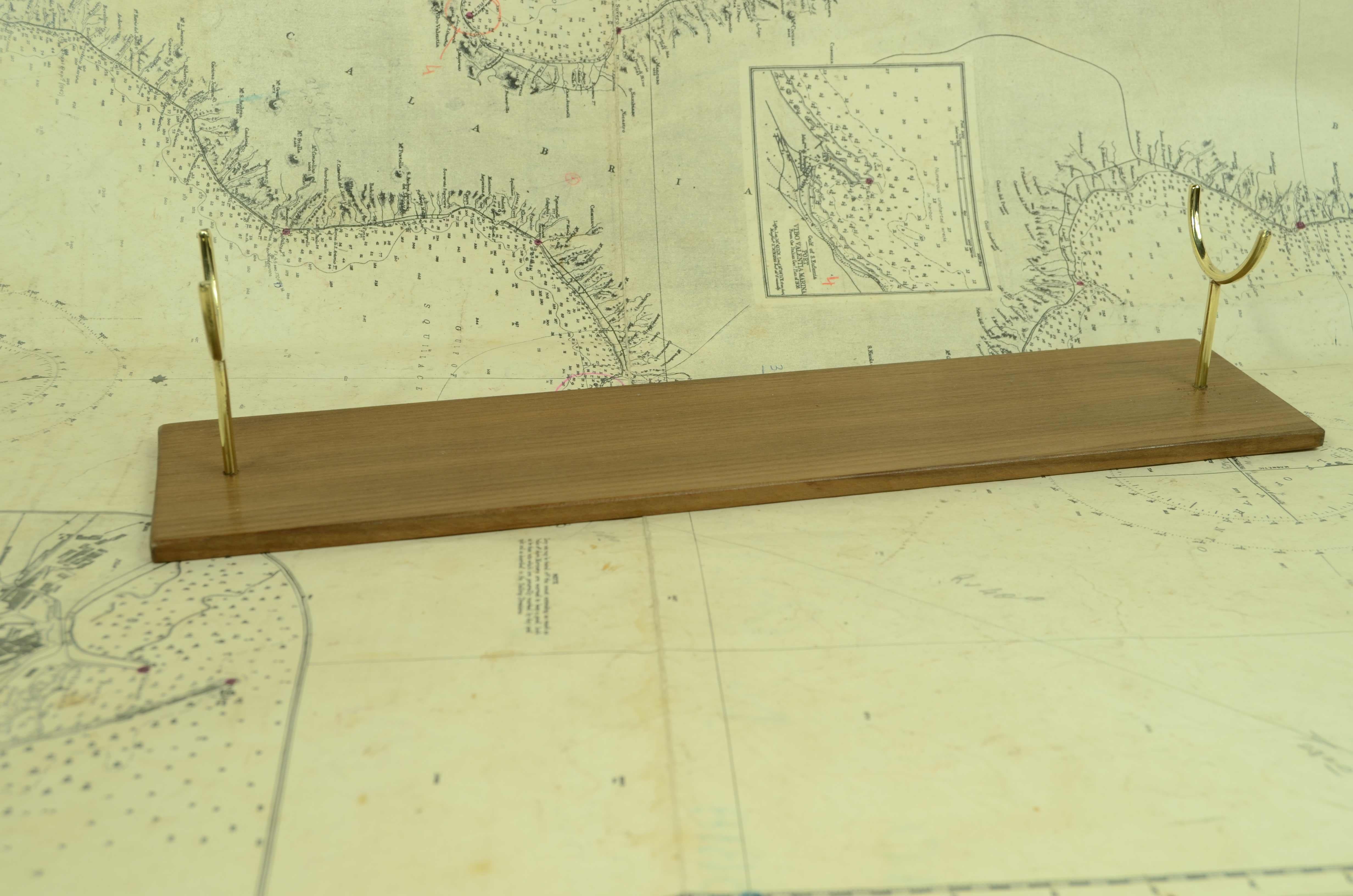 Brass nautical log or solcometer in the shape of a  speargun, signed T. Walker's 1870 For Sale 15