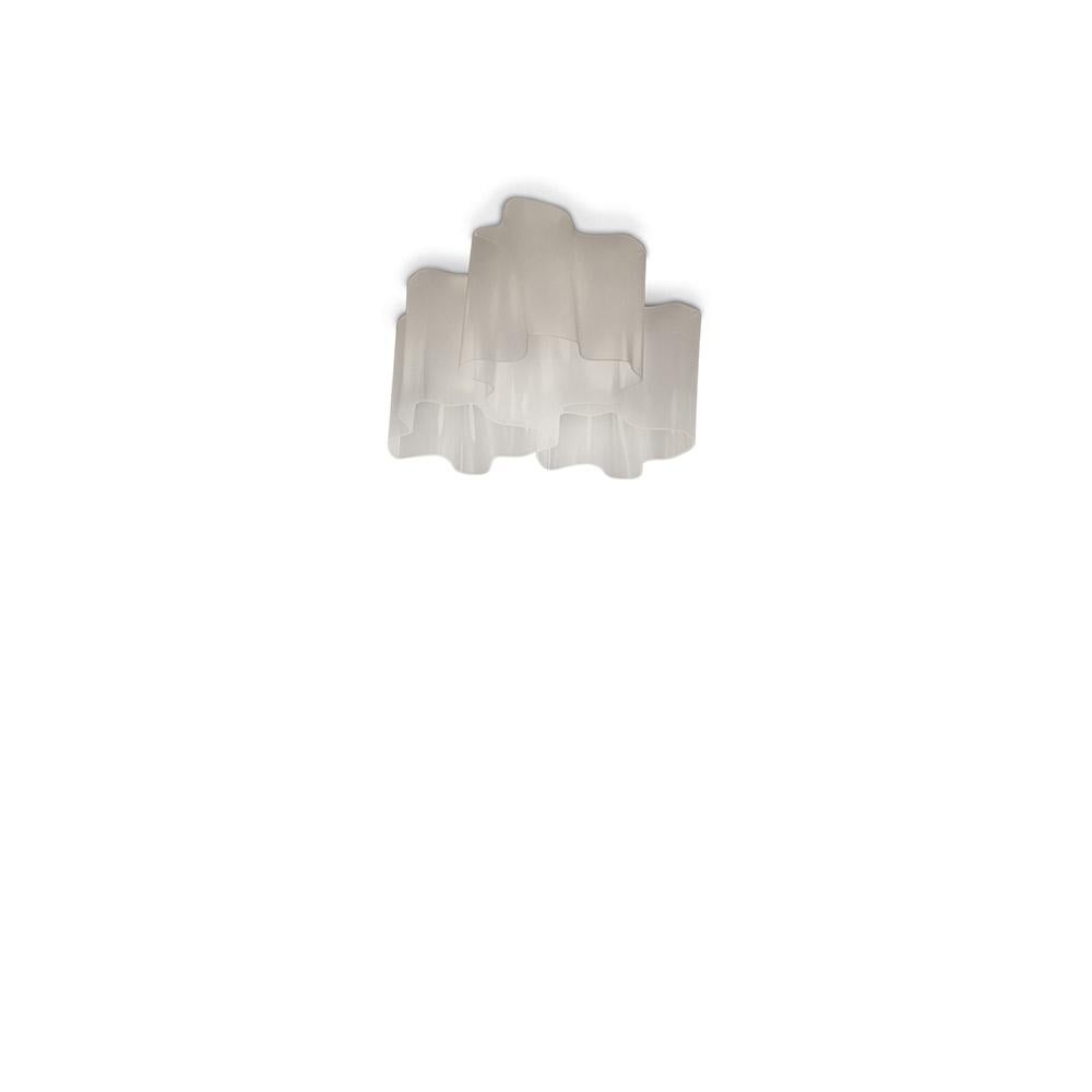 Inspired by the rays of light as they diffuse through the atmosphere, Logico’s blown-glass diffuser takes an organic shape used throughout the collection. 
 
  Logico mini and classic are now available in three color options: milky white, smoky grey