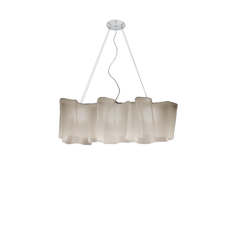 Inspired by the rays of light as they diffuse through the atmosphere, Logico’s blown-glass diffuser takes an organic shape used throughout the collection. 
 
 Logico mini and classic are now available in three color options: Milky white, smoky grey,