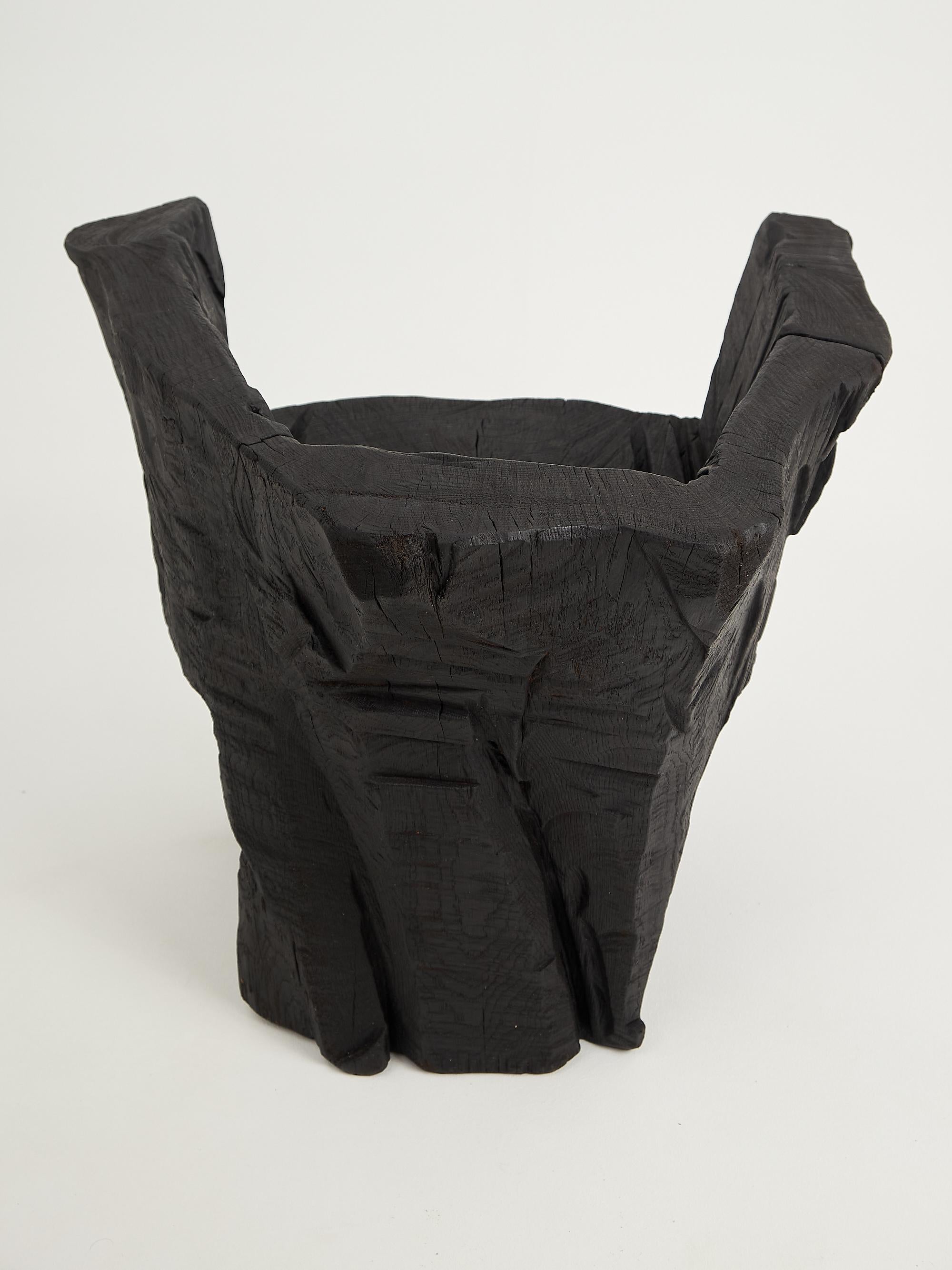 Logniture, Sillón Escultural Brutalista, Madera Maciza de Roble Quemado, Único 1/1 en venta 5