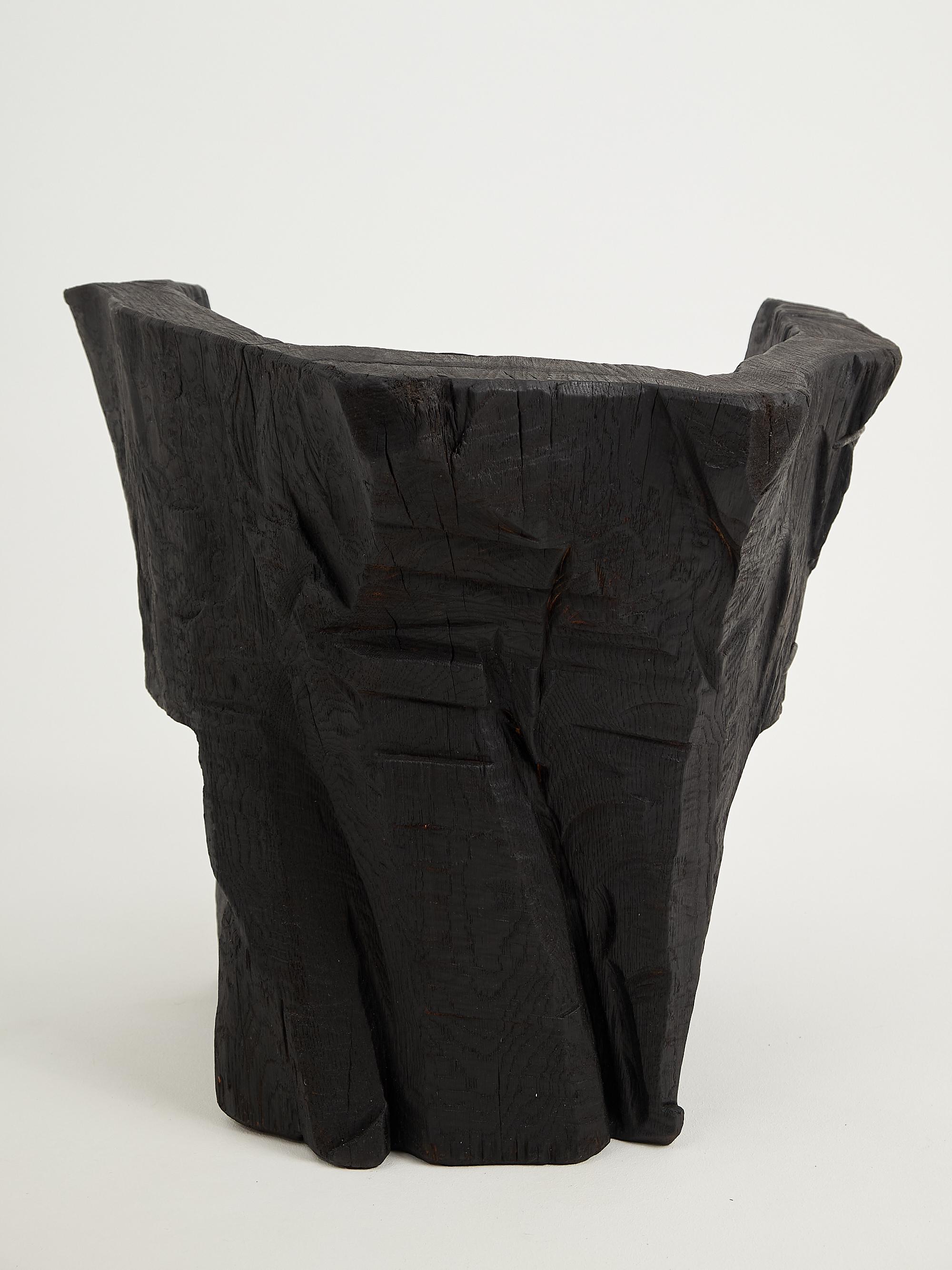 Logniture, Sillón Escultural Brutalista, Madera Maciza de Roble Quemado, Único 1/1 en venta 6