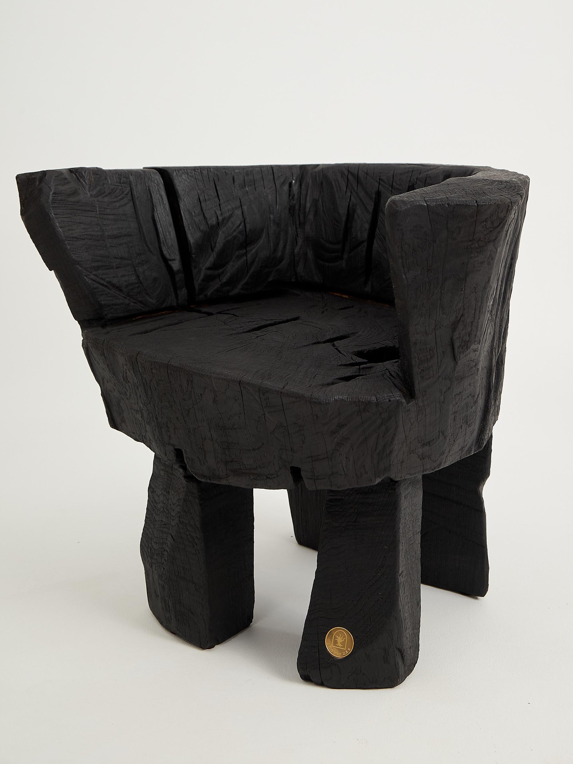 Logniture, Sillón Escultural Brutalista, Madera Maciza de Roble Quemado, Único 1/1 Siglo XXI y contemporáneo en venta