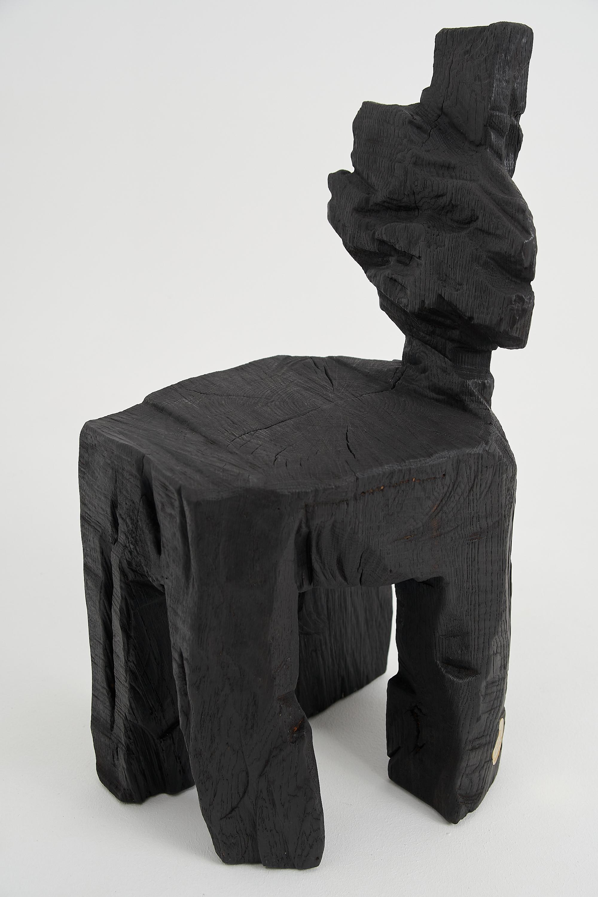 Logniture, Brutalistischer skulpturaler Hocker aus massivem gebranntem Eichenholz,  Einzigartig 1/1, Jownik im Angebot 2