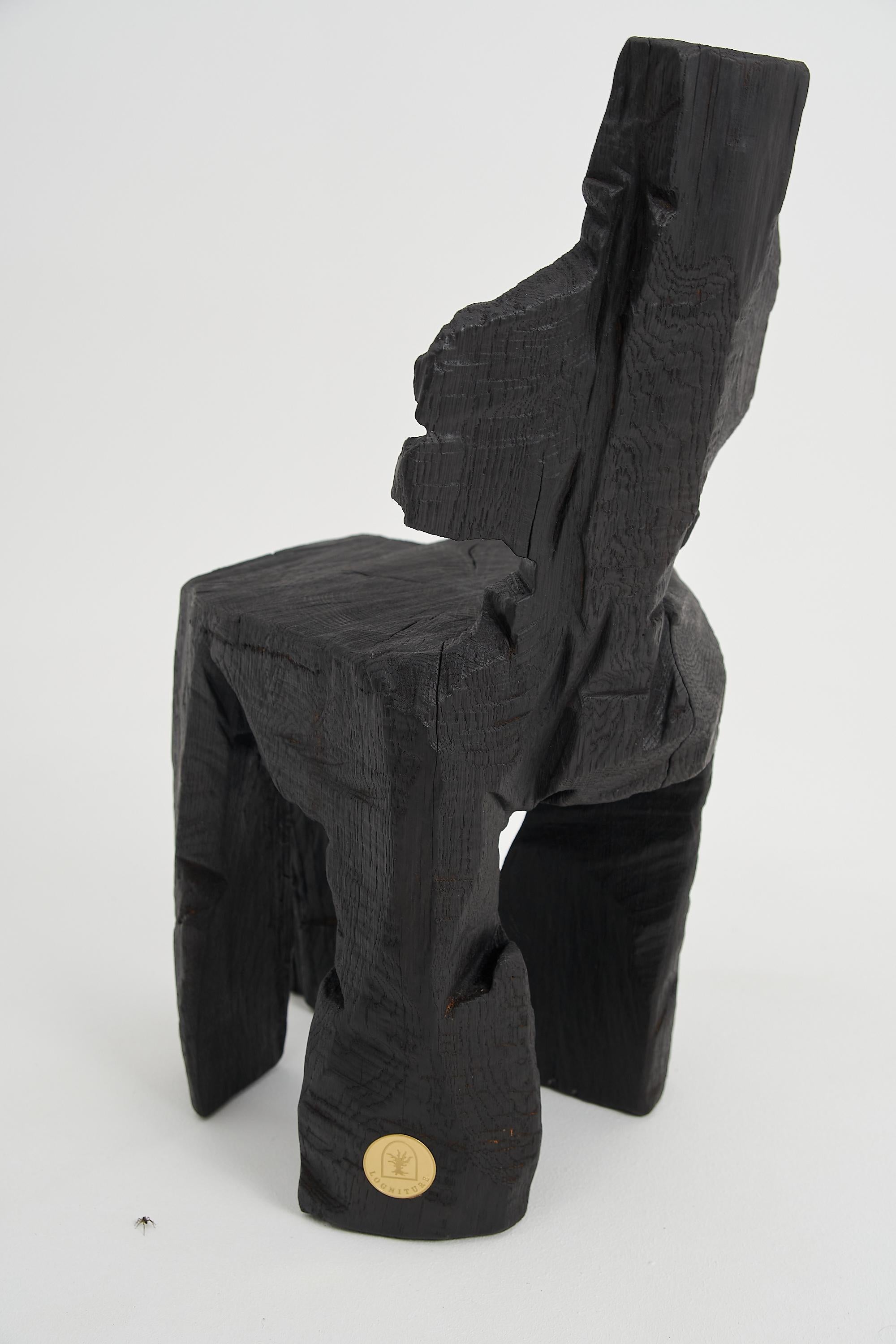 Logniture, Brutalistischer skulpturaler Hocker aus massivem gebranntem Eichenholz,  Einzigartig 1/1, Jownik (Holz) im Angebot