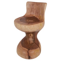 Logniture, geschnitzter Stuhl aus einem Stück Nussbaumholz, Log Furniture, einzigartig